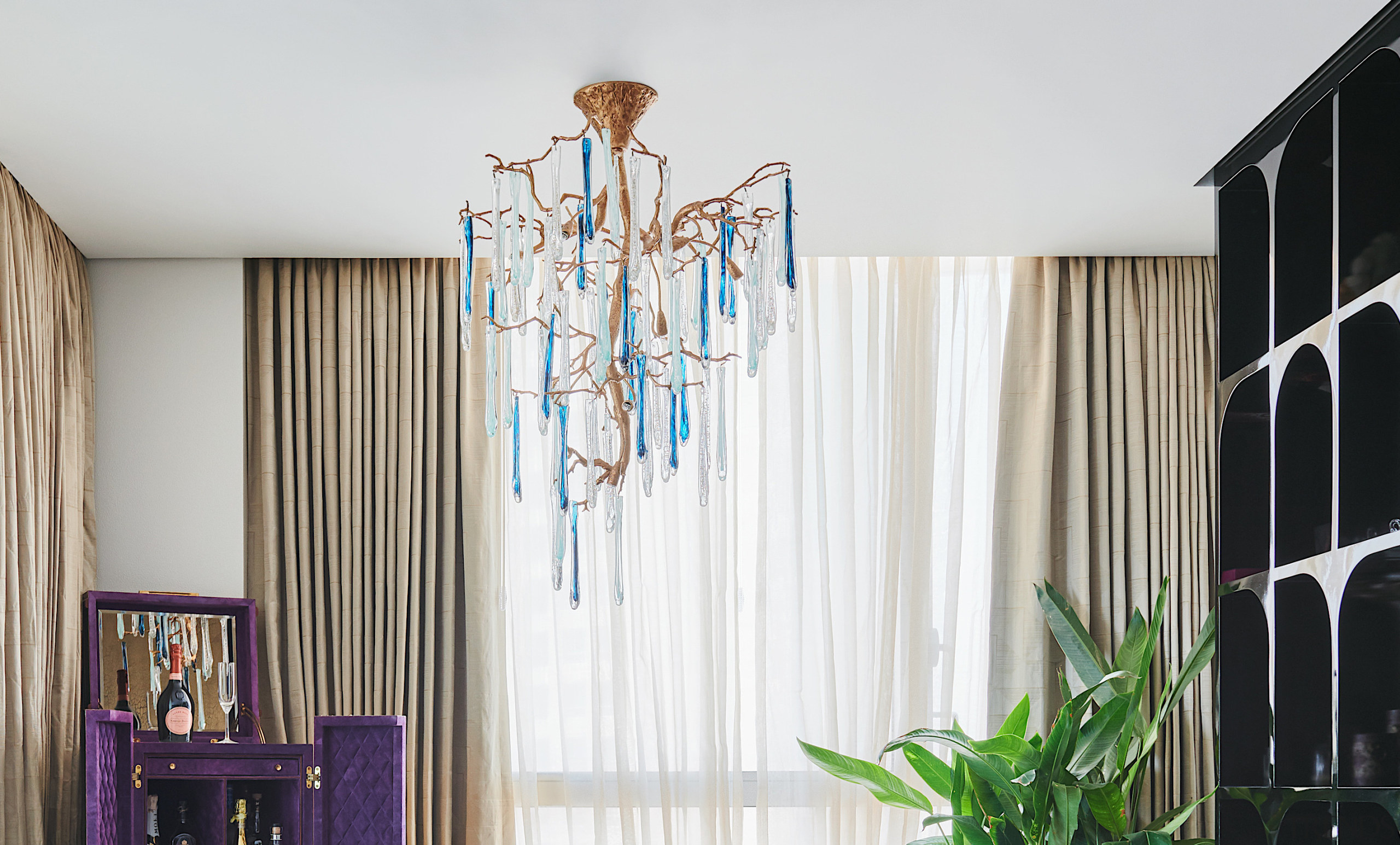 The swirling metal ribbon of the Intuition Dining 