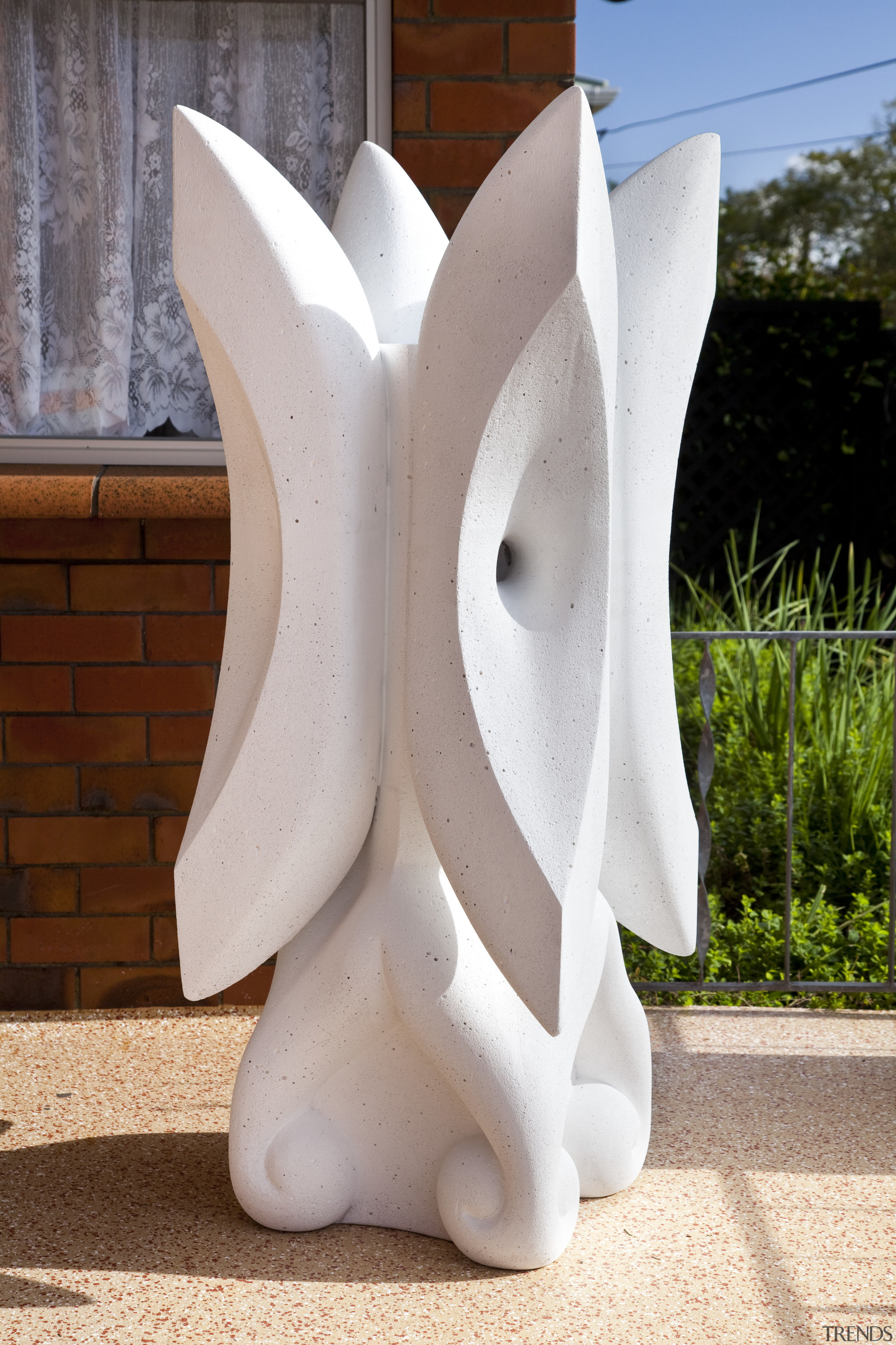 Andrew Deadman's sculpture, he won Trends Sculptor of art, product design, sculpture, statue, stone carving, gray