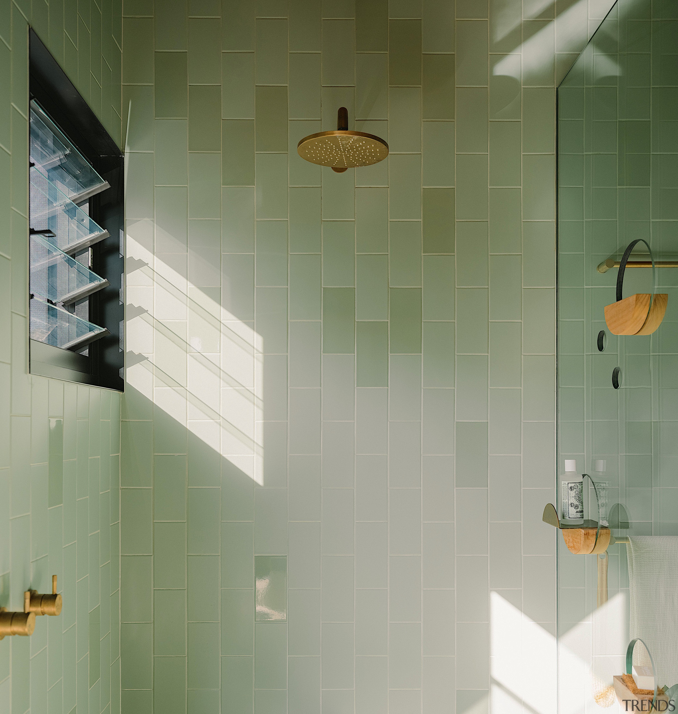 A combination of matt and gloss tiles mimic 