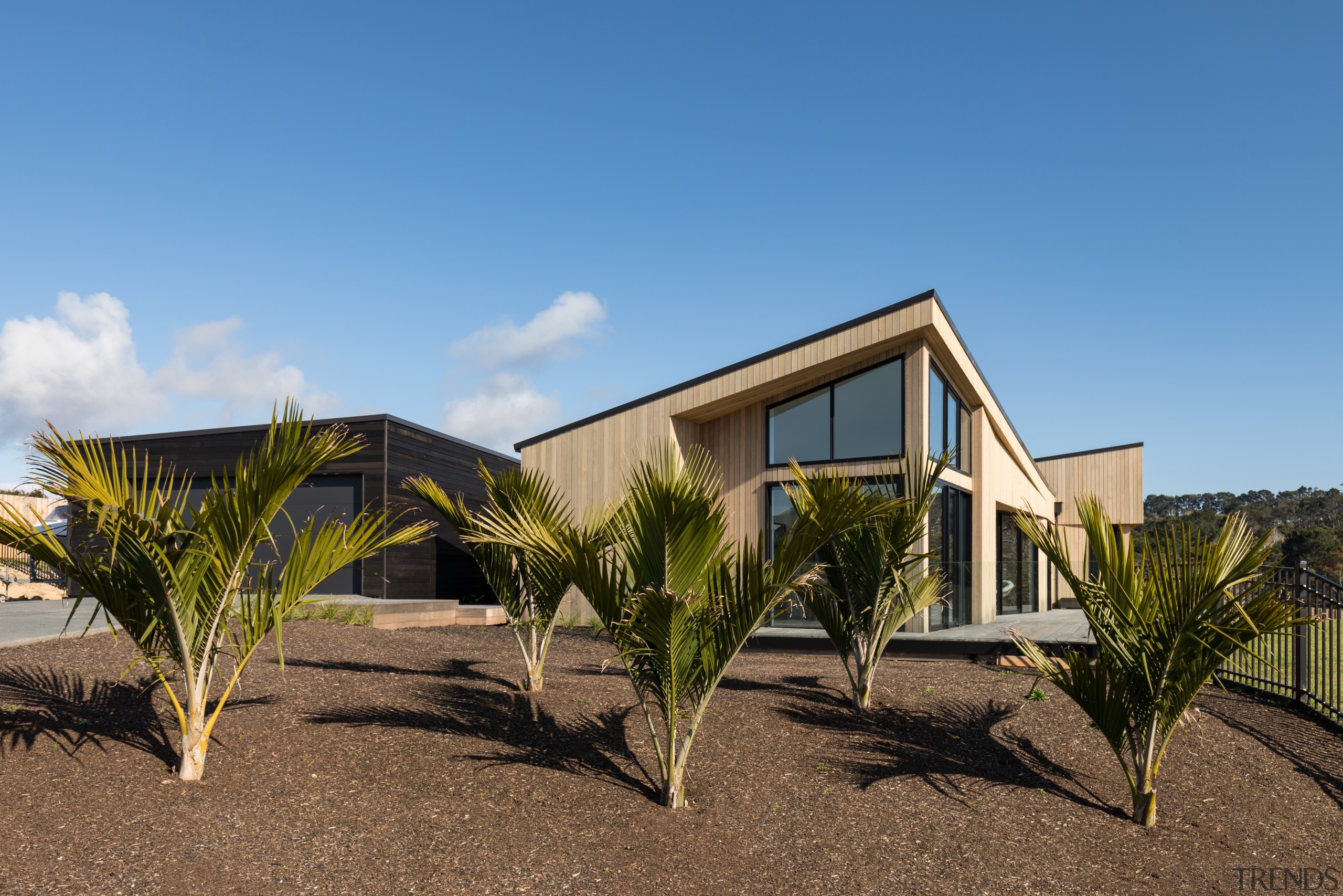 With views looking back to Rangitoto, this idyllic 