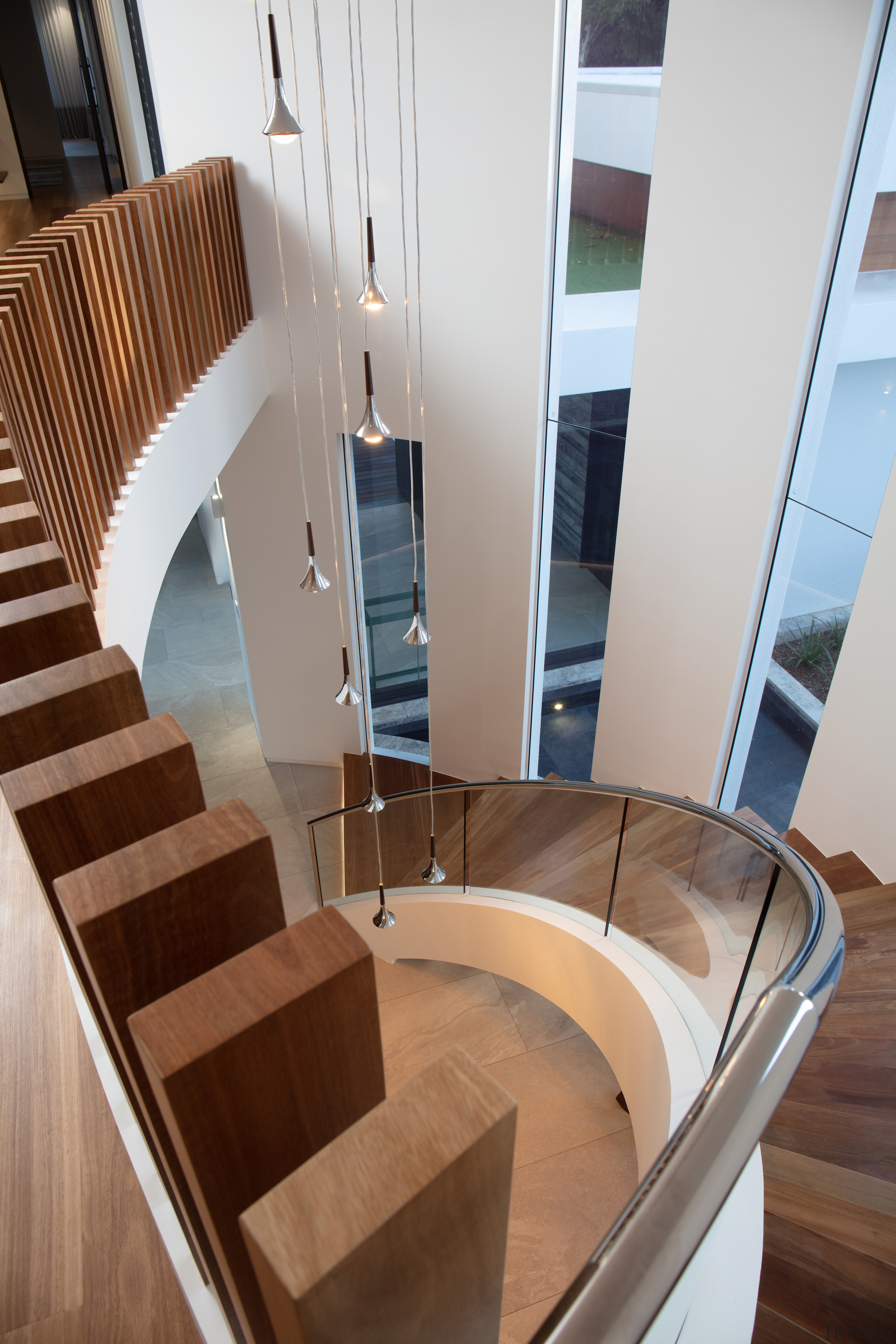 The sculptural staircase. - Crisp, creative and natural 