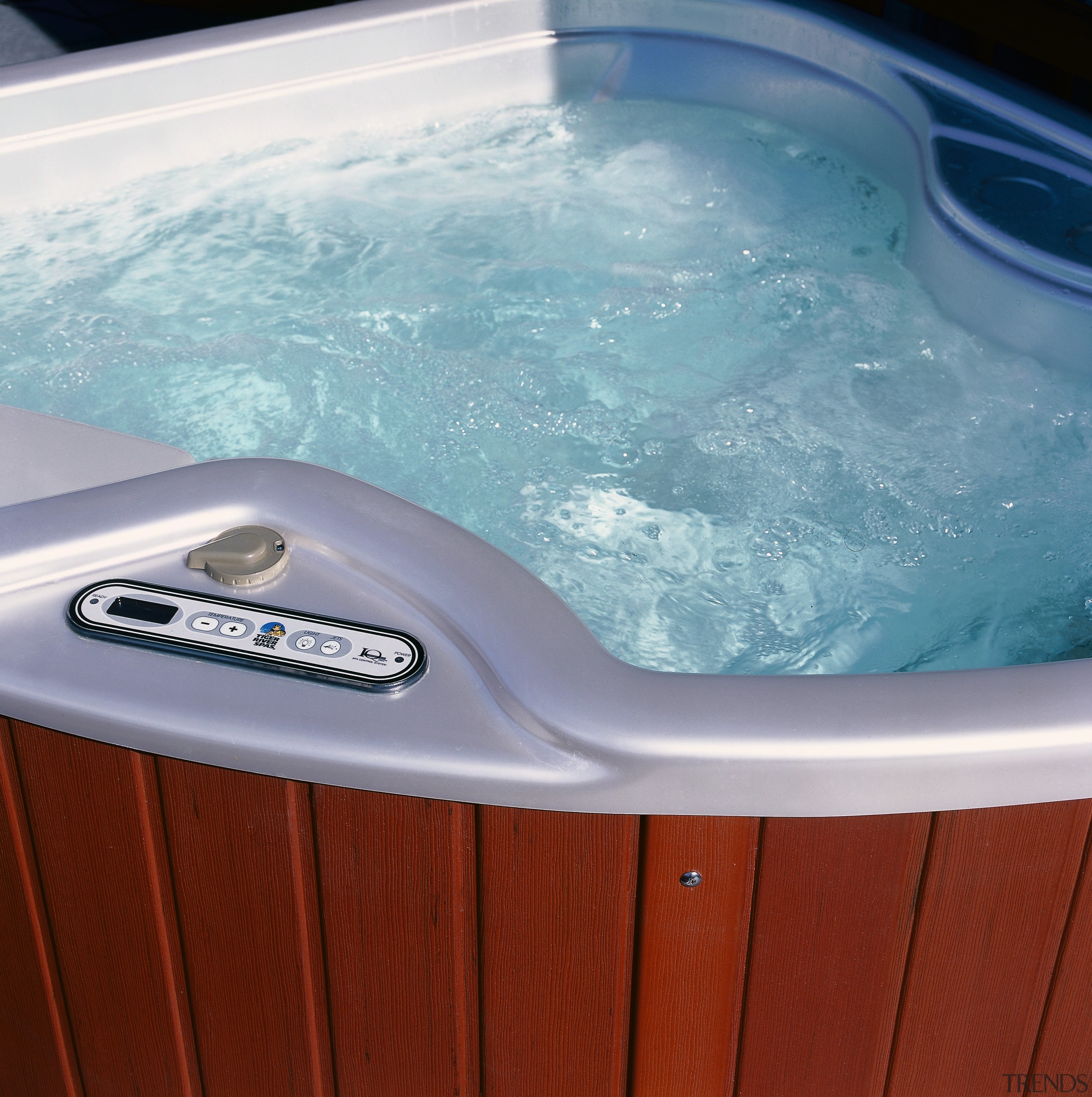 An exterior view of the spa pool. - bathtub, hot tub, jacuzzi, swimming pool, water, gray, red, teal