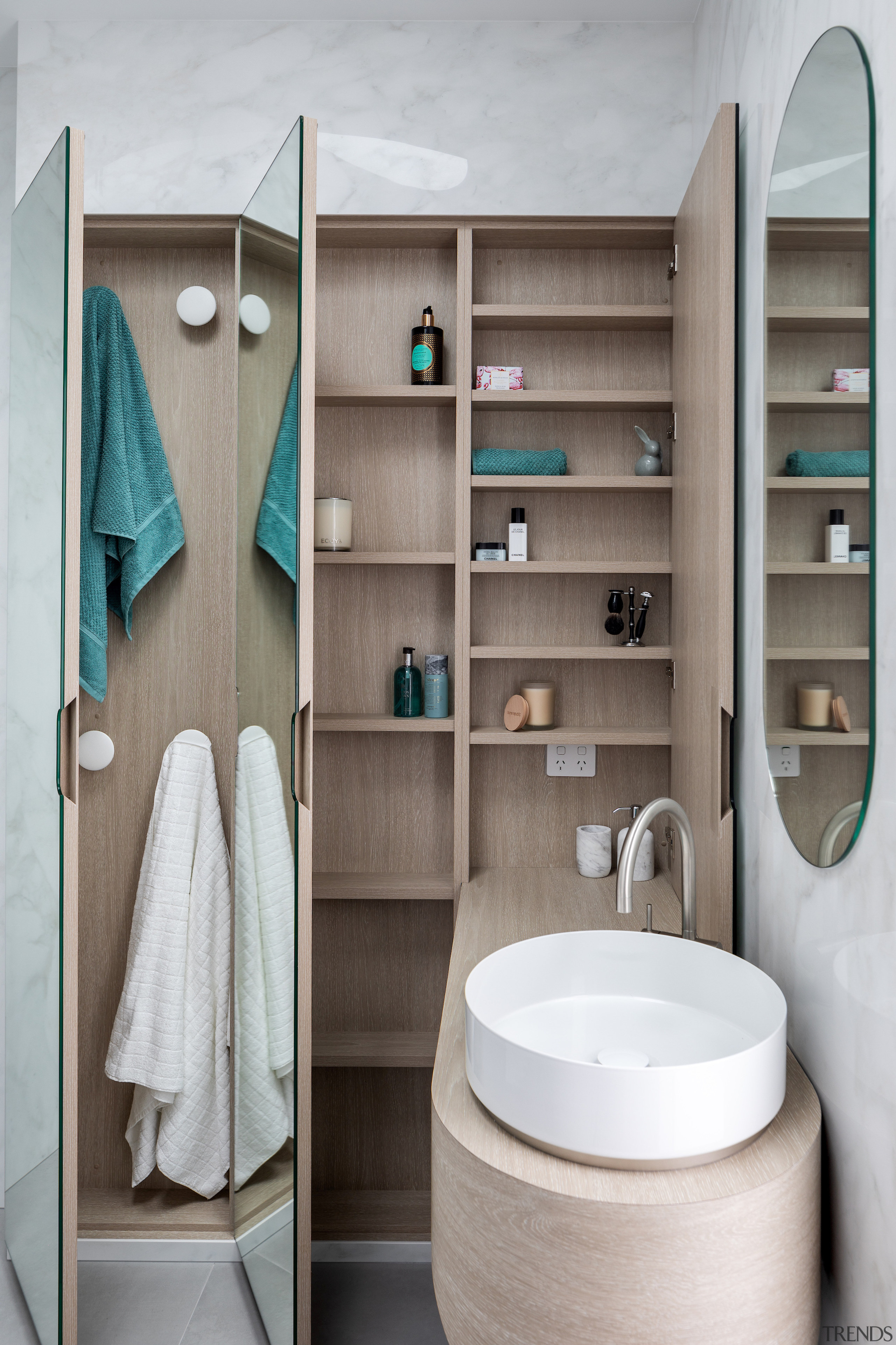 Compartmentalised storage offers a place for everything. 