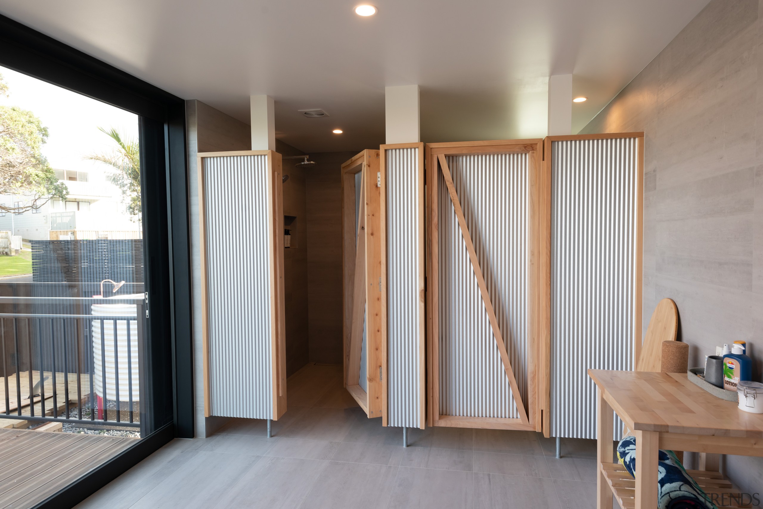 The shower stalls continue the relaxed vibe of 