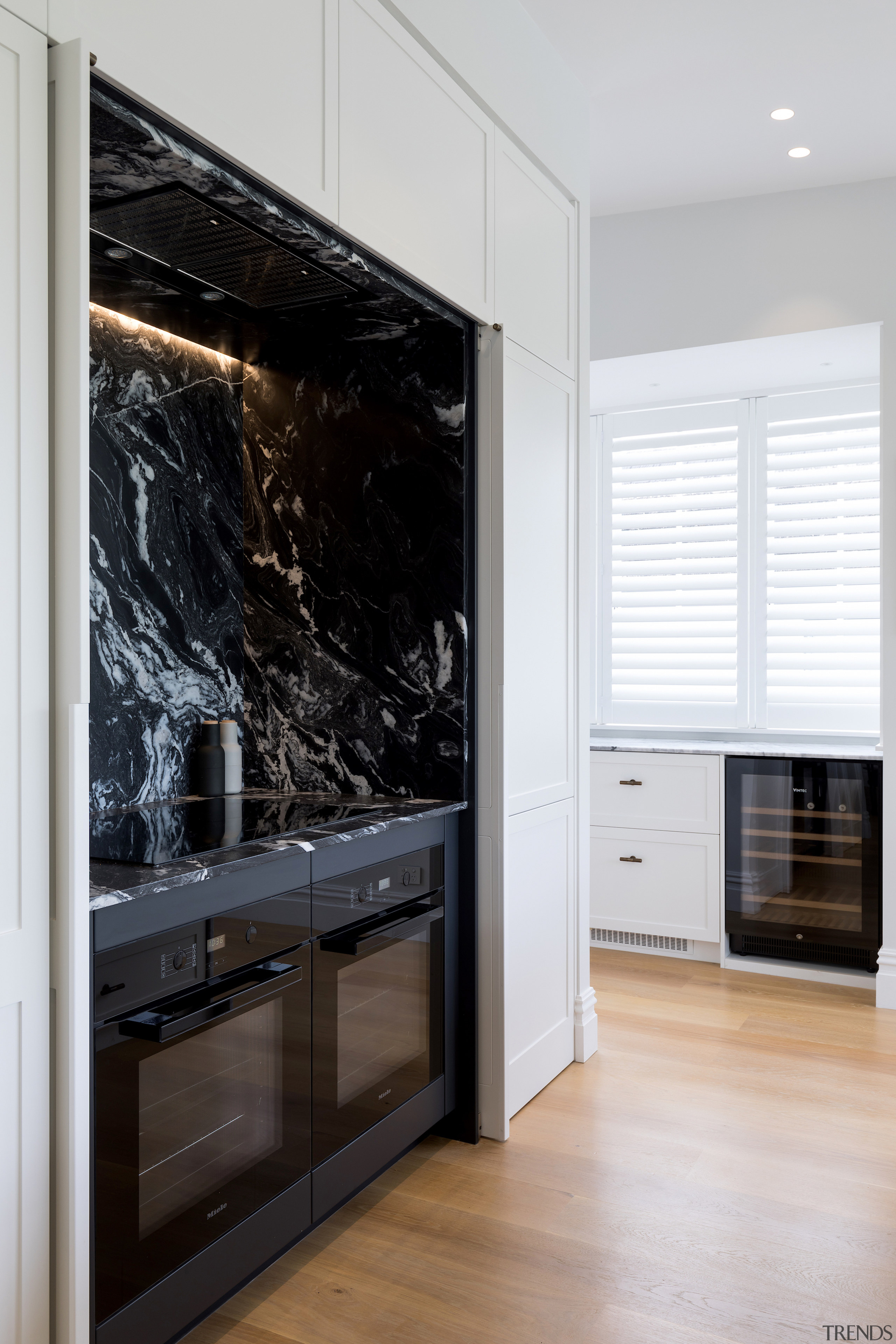 The concealed (and very handy) cooking zone is 