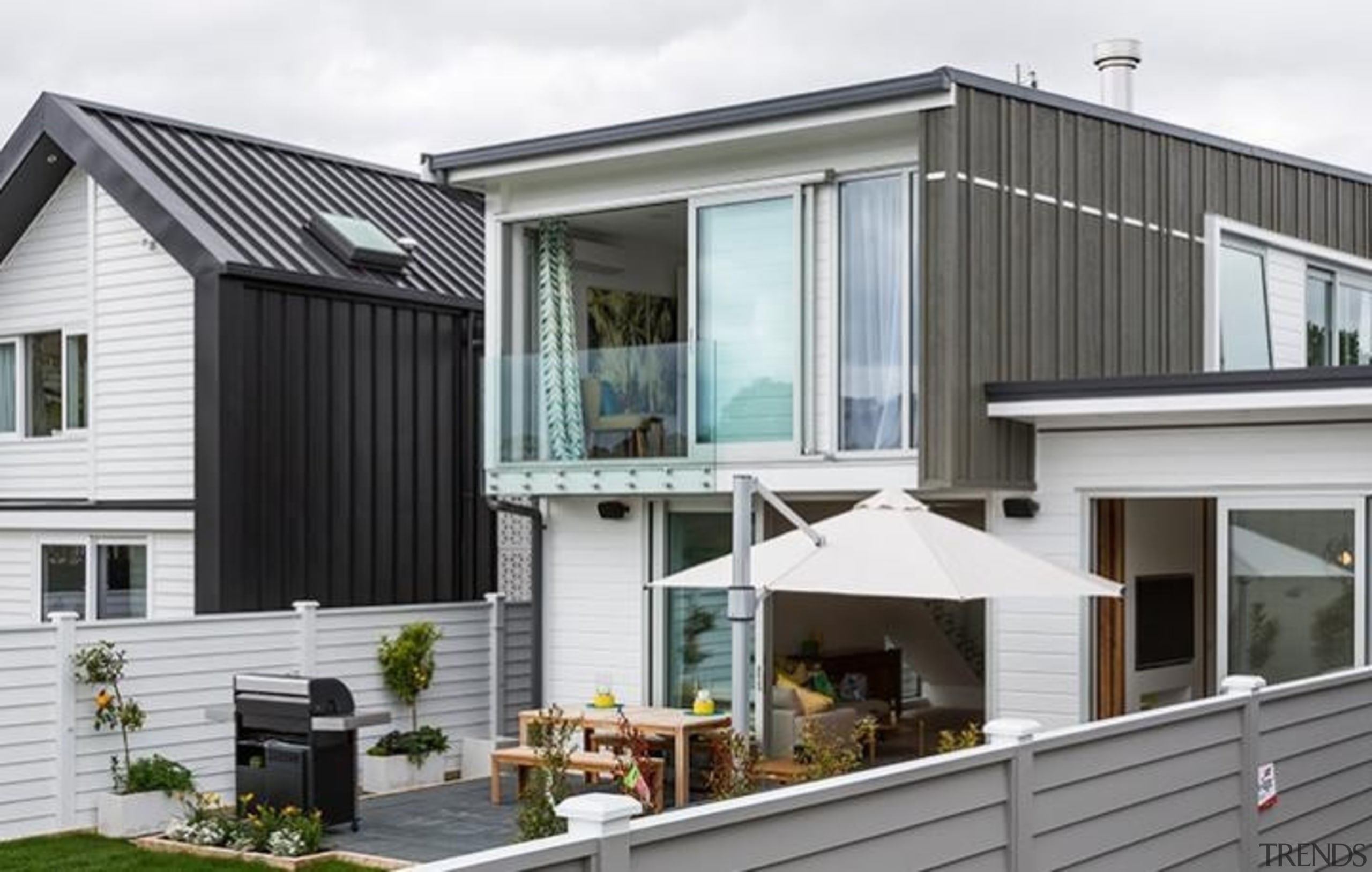 A-lign Concealed Fix 03 - A-lign Concealed Fix elevation, facade, home, house, property, real estate, residential area, siding, window, gray, white