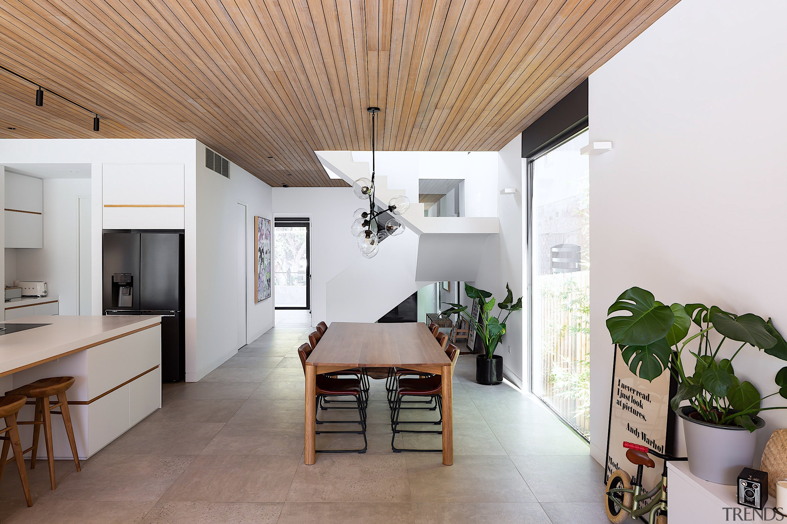 Timber accents in the kitchen cabinetry pick up 