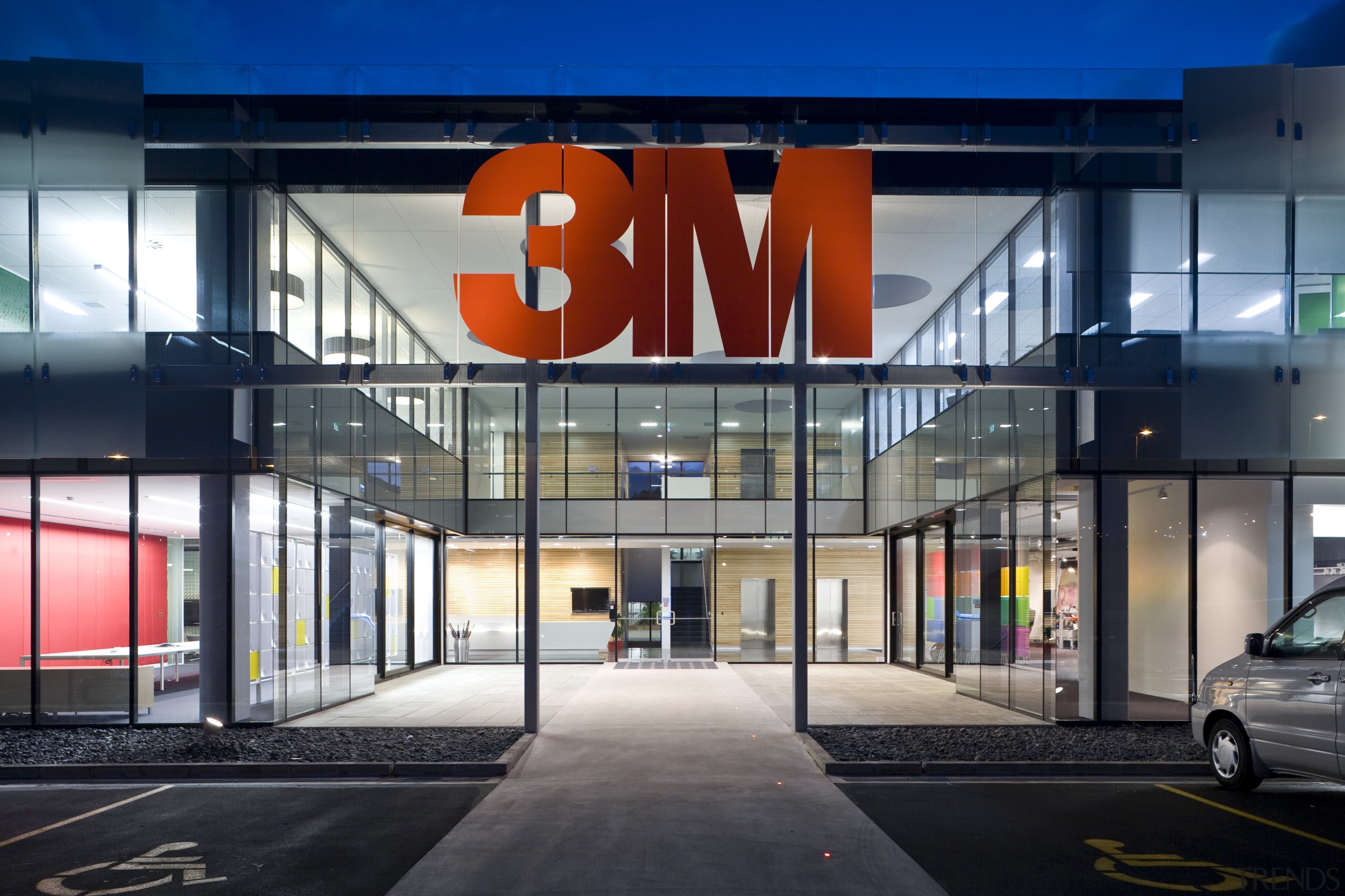 external view of 3M Head Office part of architecture, building, commercial building, corporate headquarters, facade, metropolitan area, mixed use, real estate, black