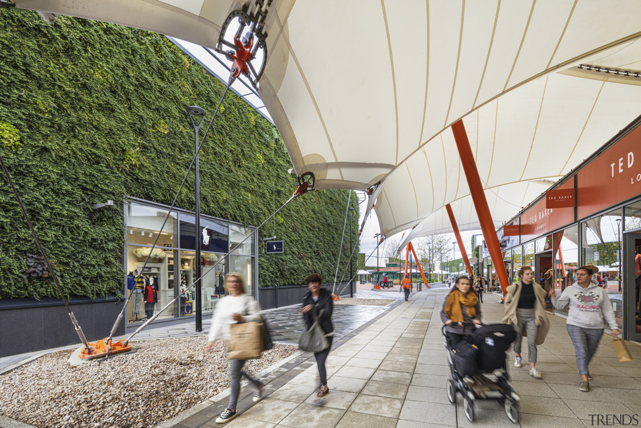 Ashford Designer Outlet UK – a flagship designer white