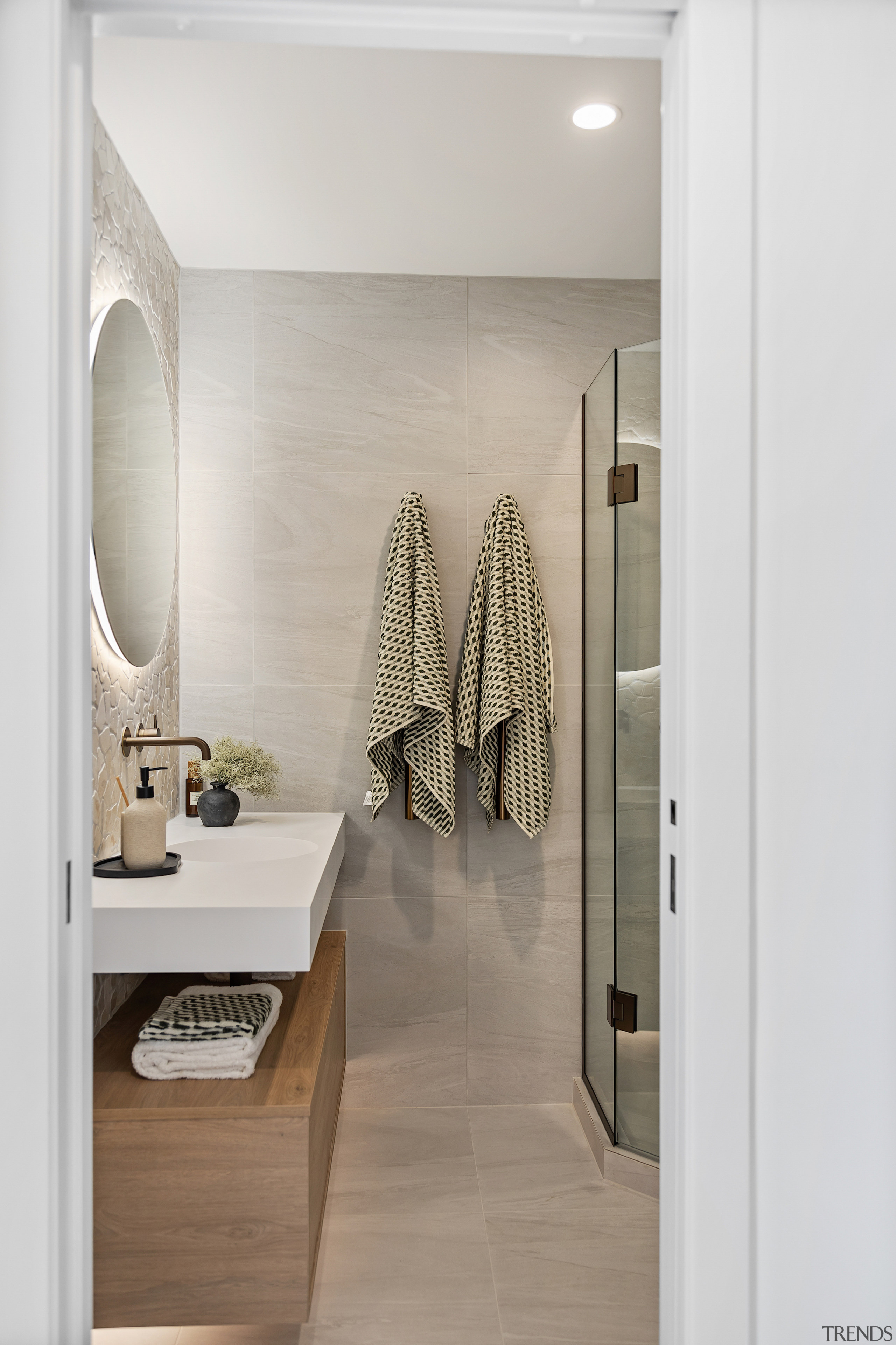 Master ensuite with wall-hung benchtop and separate vanity 