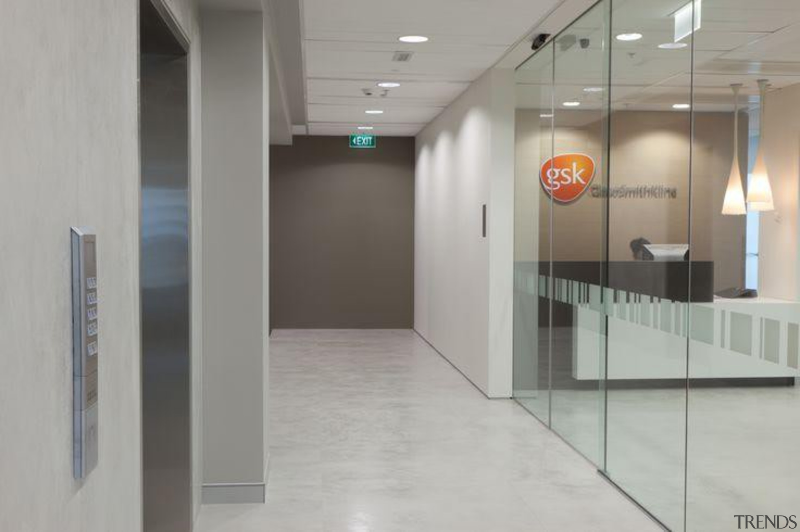 Laminam - Thin ceramic tiles for floors, walls floor, flooring, glass, interior design, lobby, gray