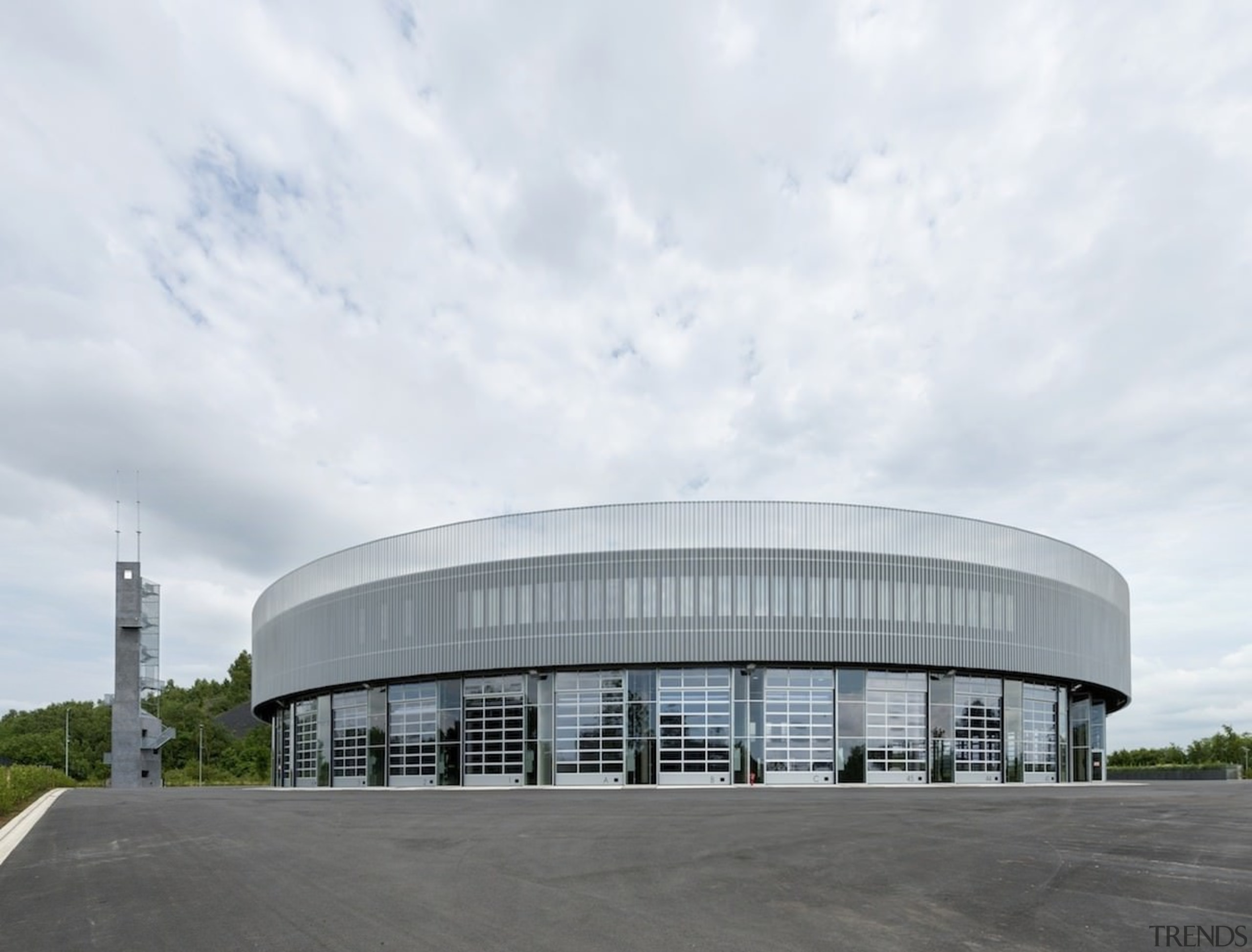 569 firestation - 569 firestation - architecture | architecture, building, commercial building, corporate headquarters, daytime, facade, headquarters, sky, structure, white