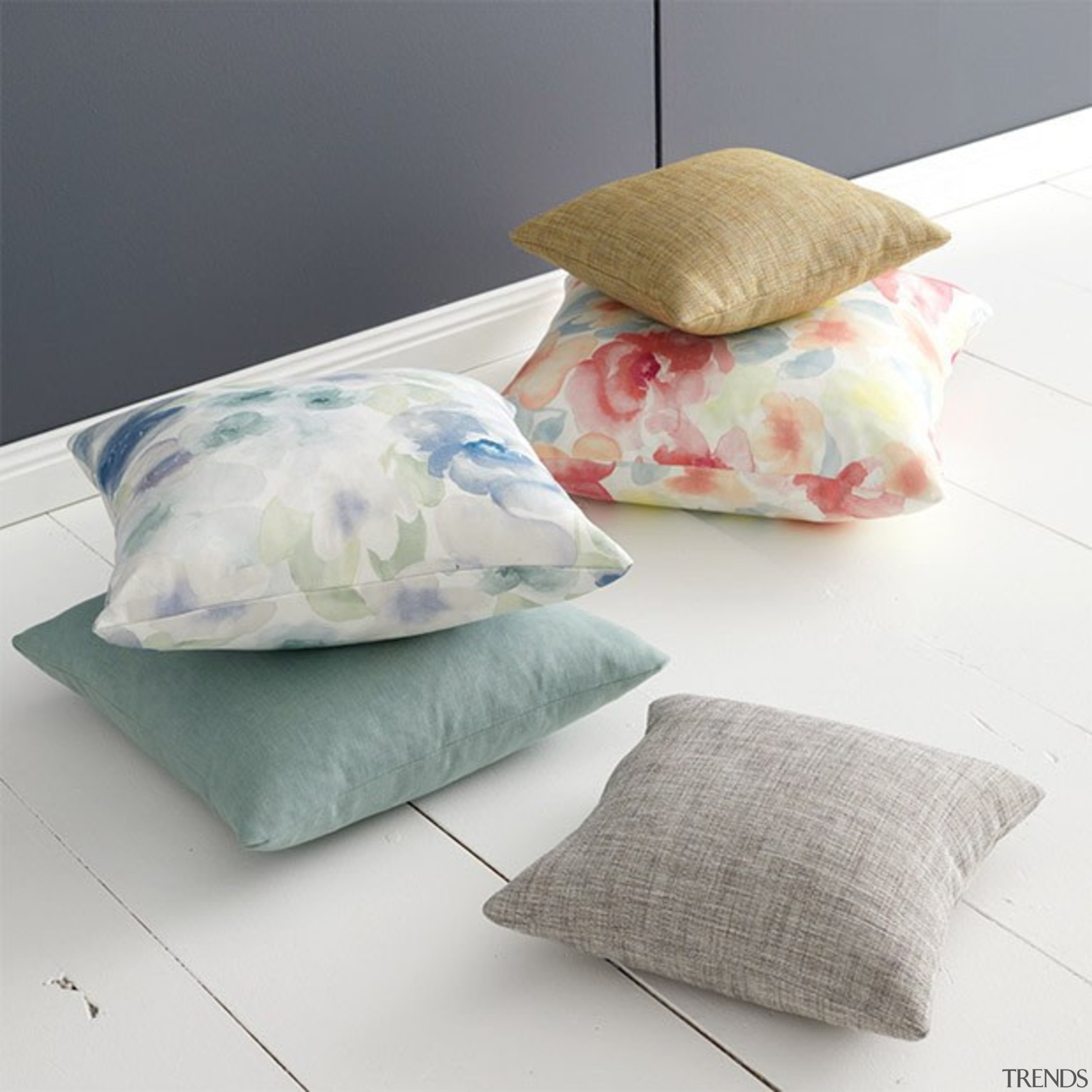 Lida 5 - cushion | duvet cover | cushion, duvet cover, furniture, pillow, textile, throw pillow, white, gray