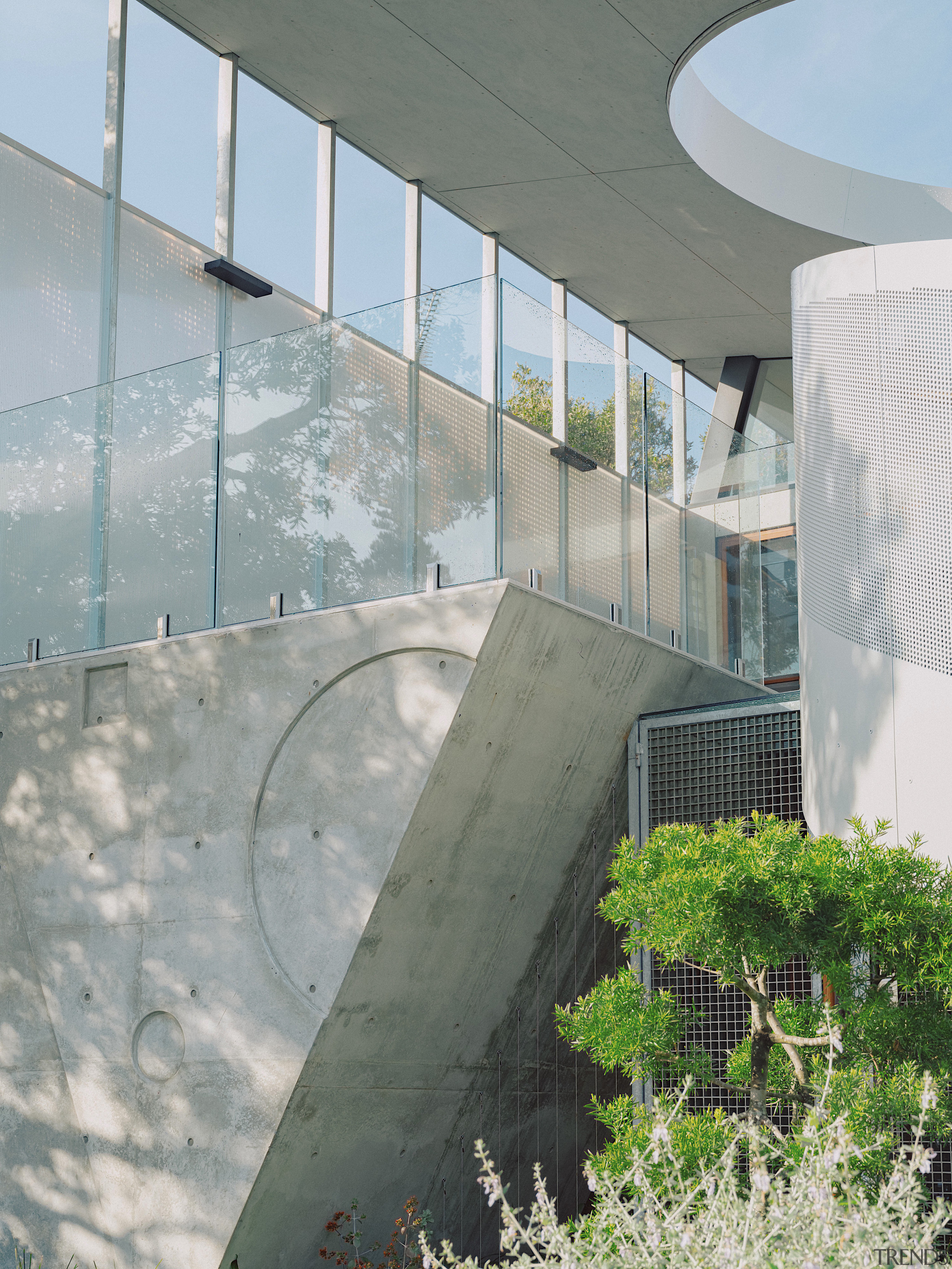 Looking up at the underside of the upper 