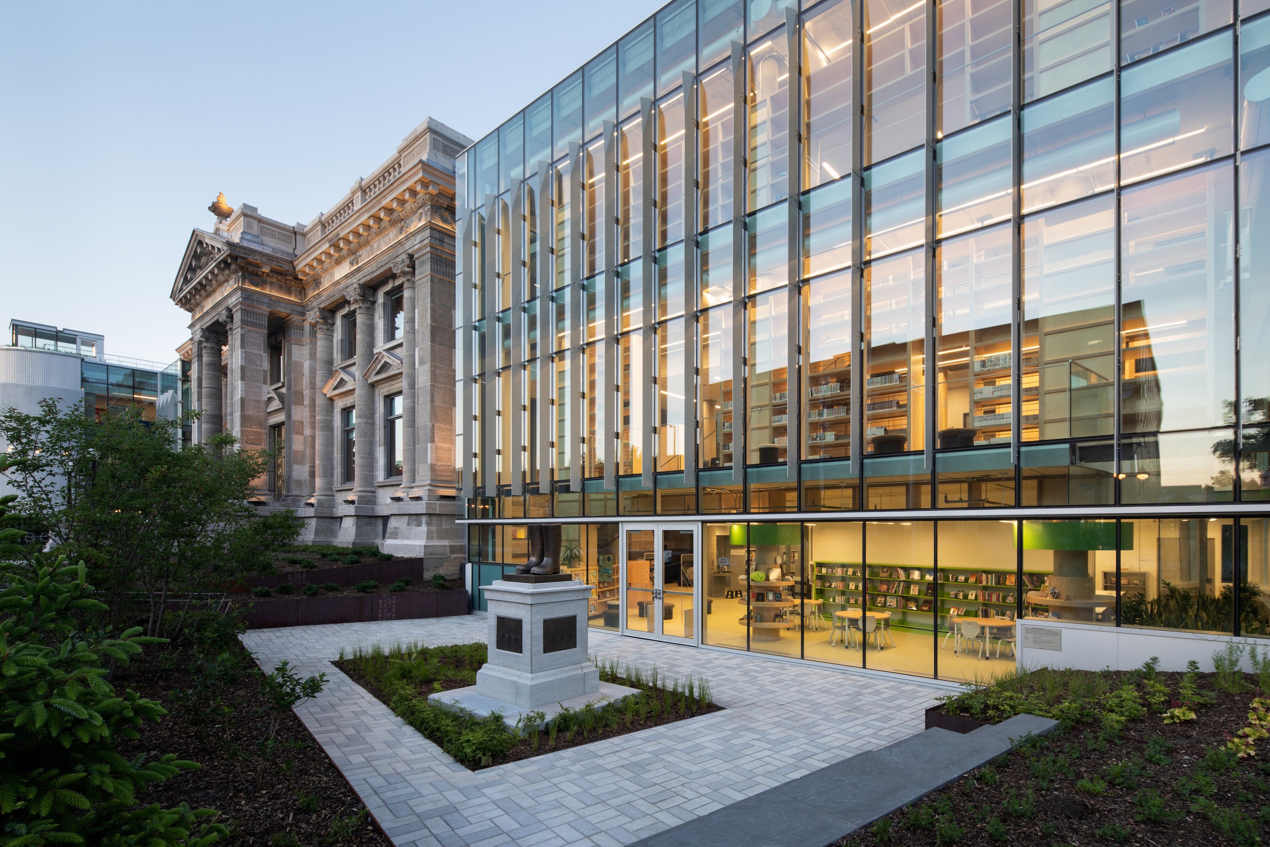 Urban court with public art sculpture near Pie-IX 