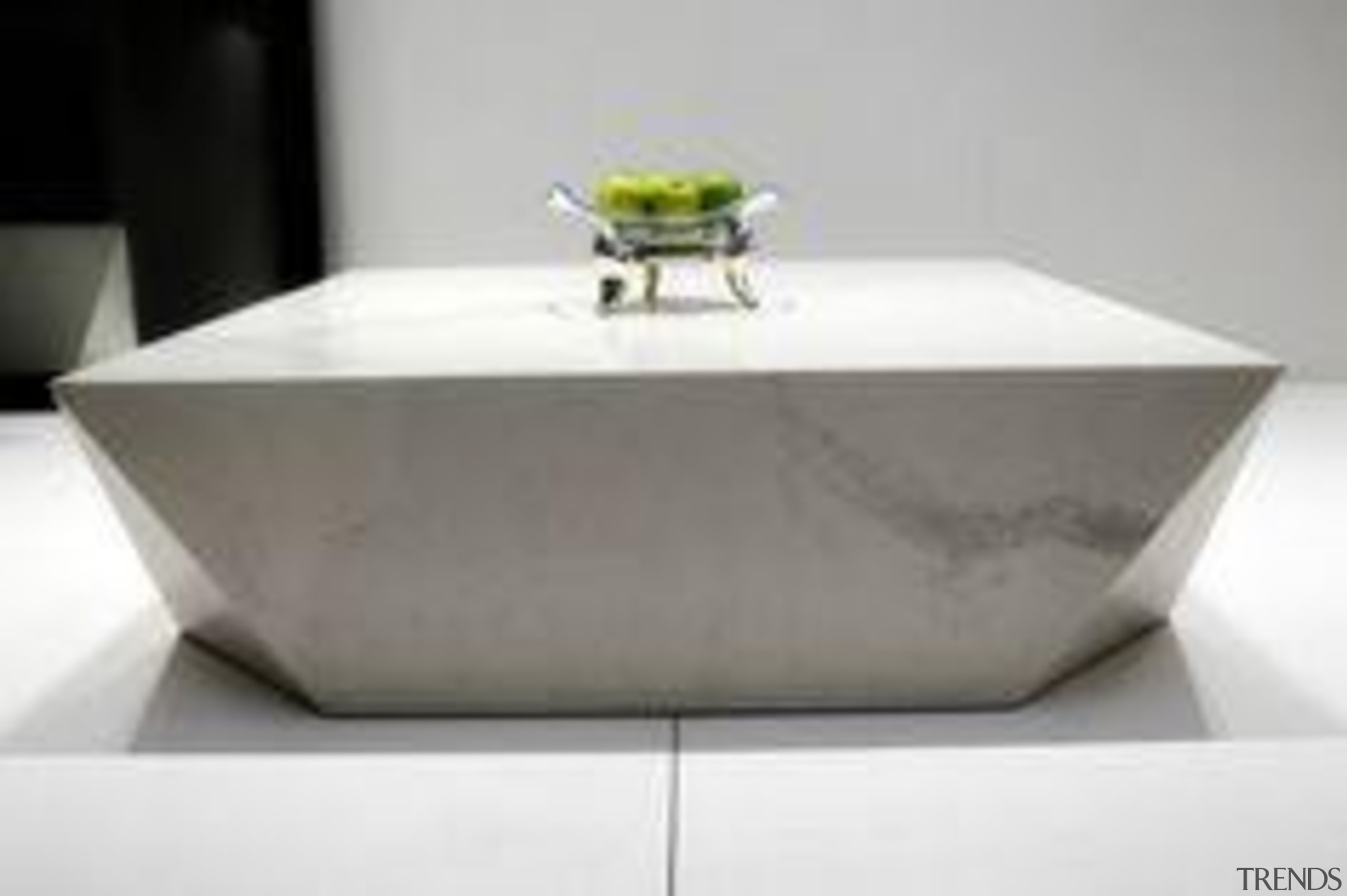 Caesarstone Arctic Benches By Celli Gallery 4 Trends