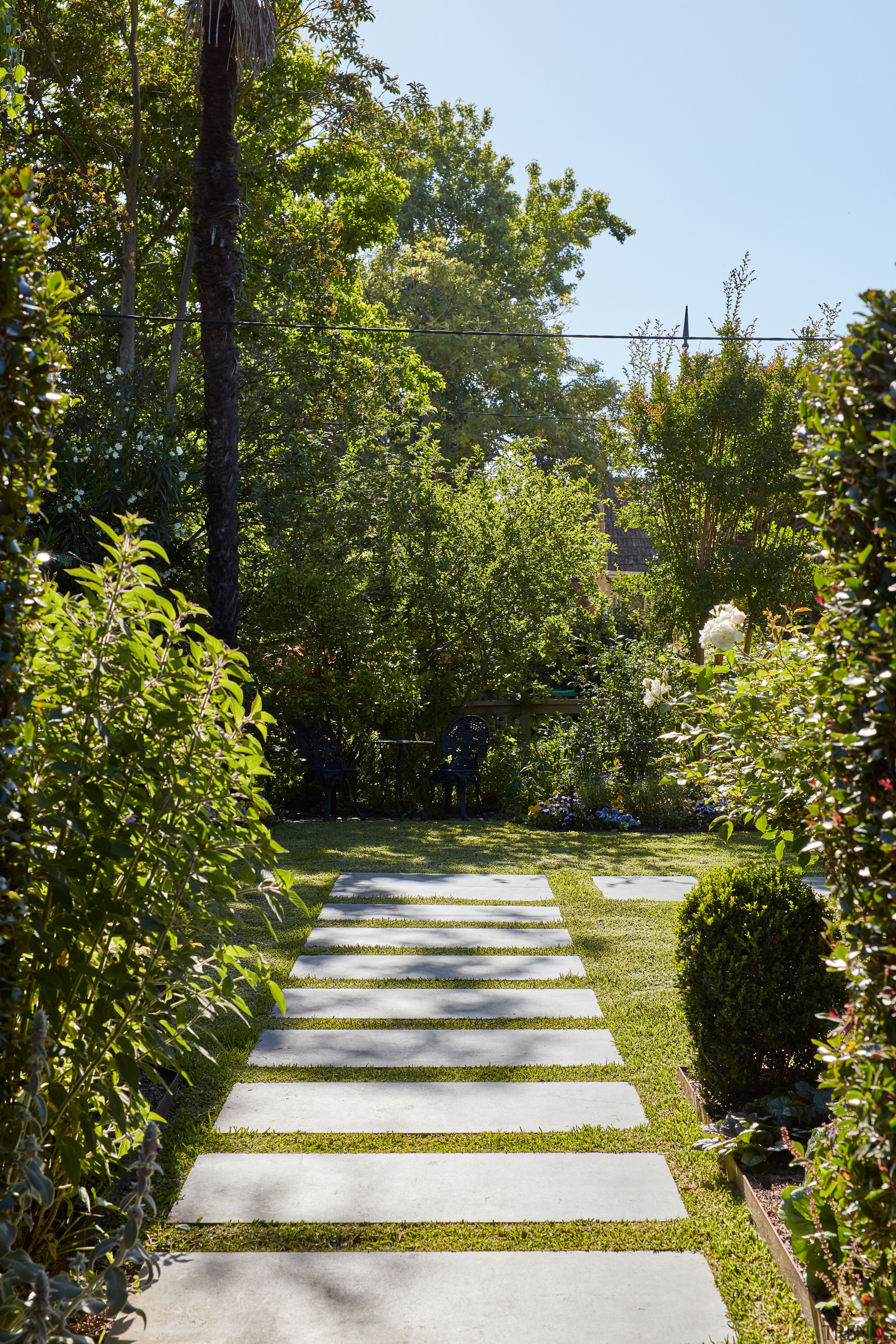 Garden detail. - Classic meets new meets playful 