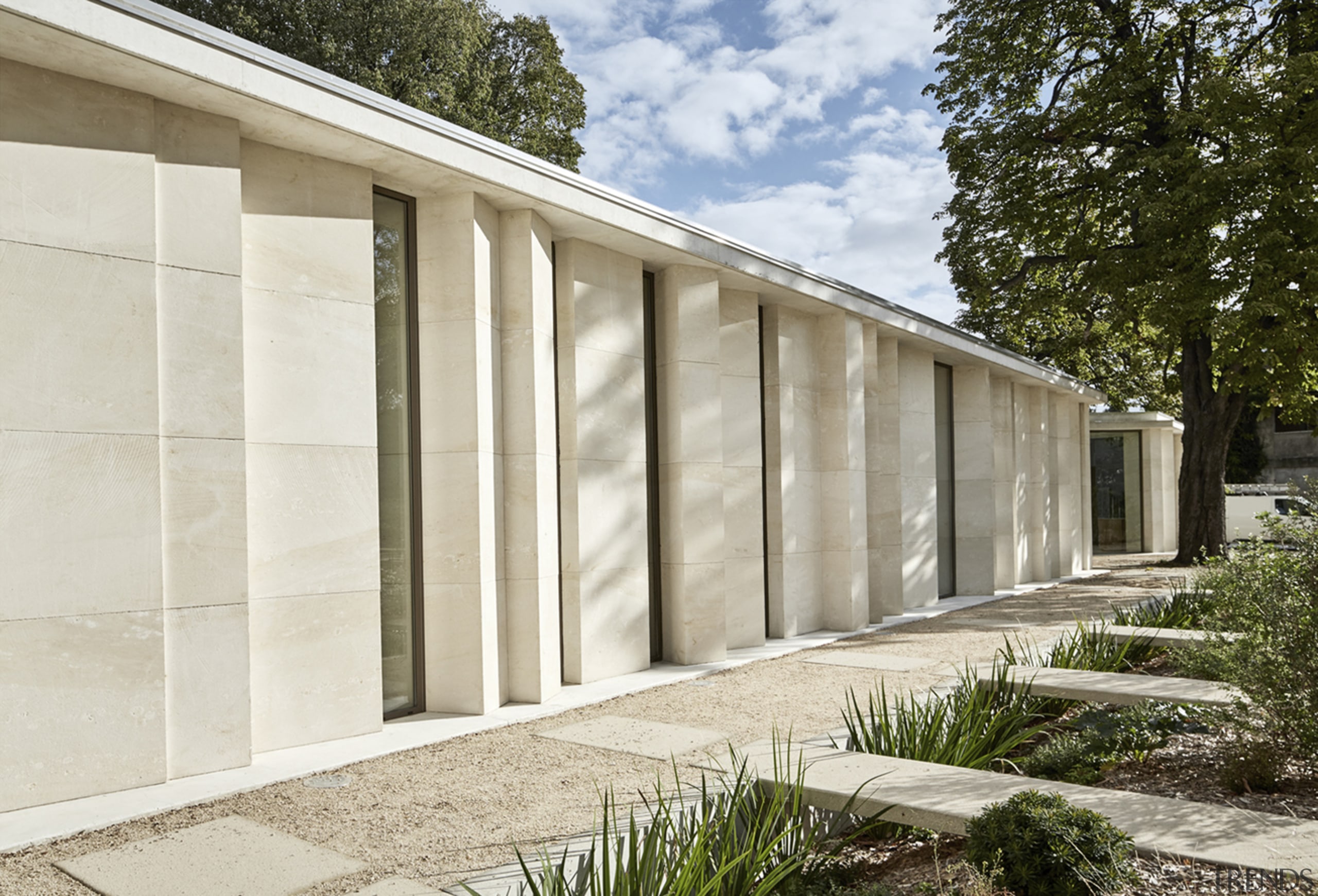 Faceted blades of stone allow strategic solar penetration gray, brown