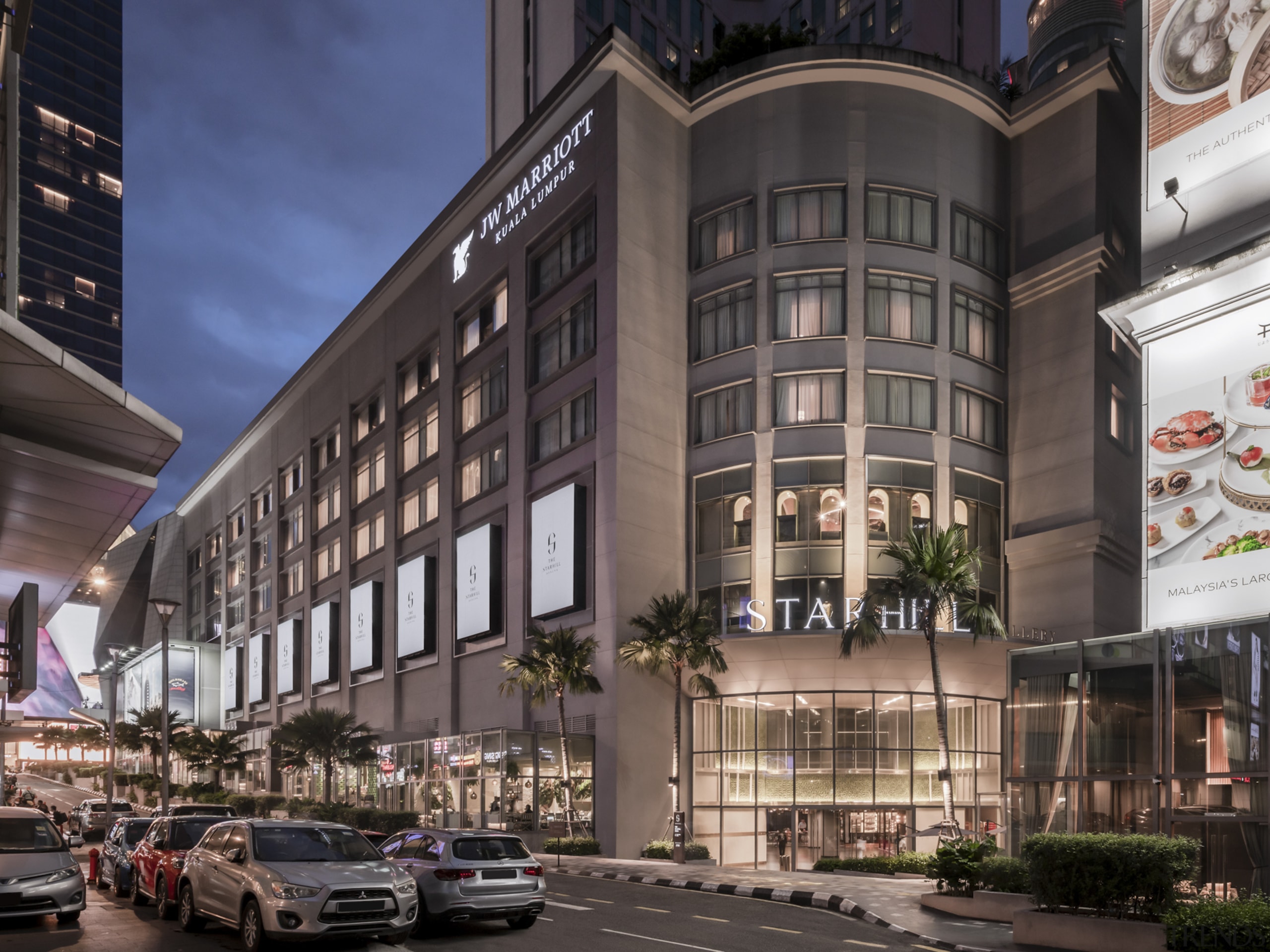 Night view of The Starhill along Jalan Gading. 