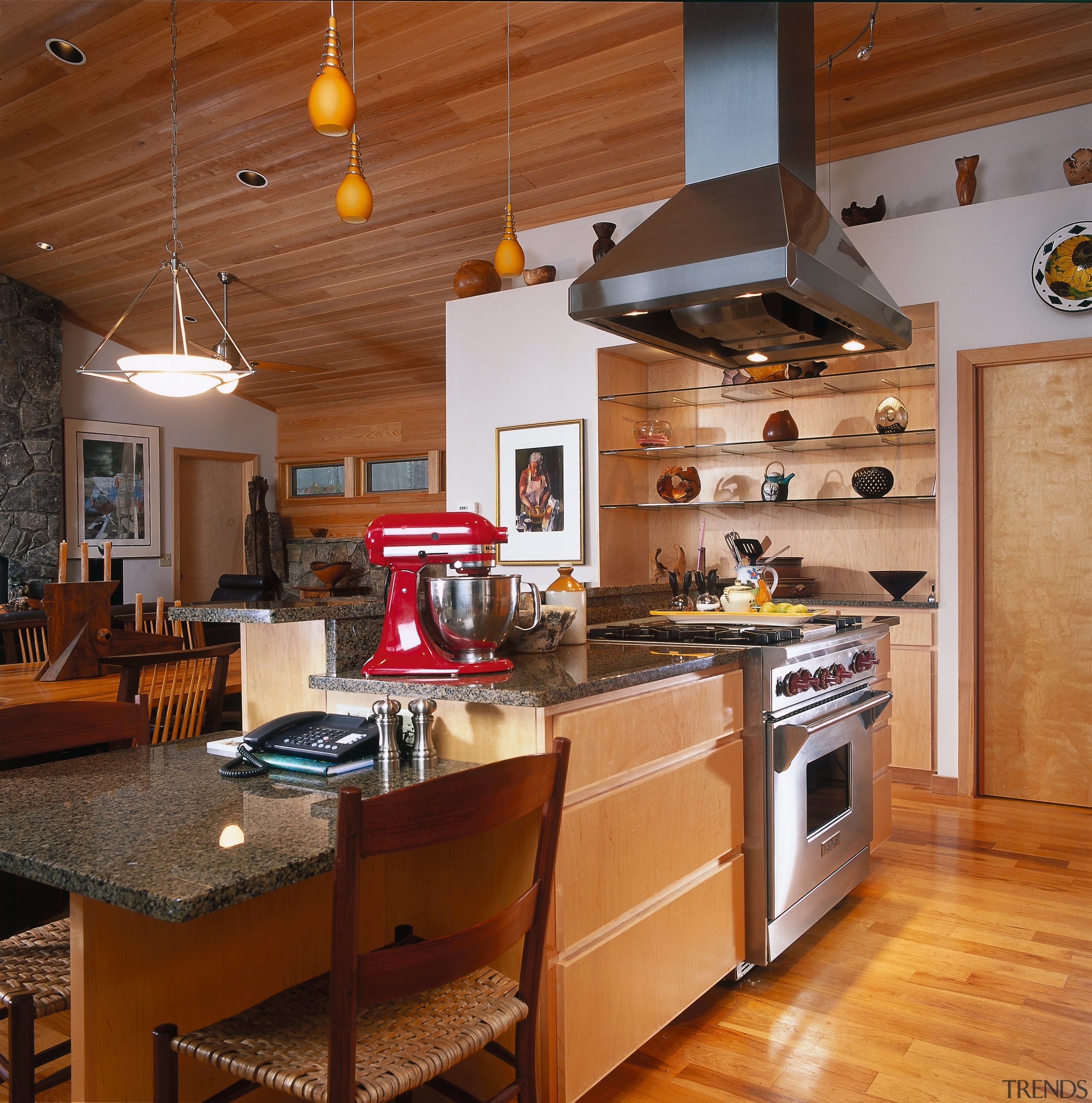 View of a kitchen, wooden flooring, cabinetry and cabinetry, countertop, cuisine classique, hardwood, interior design, kitchen, room, brown