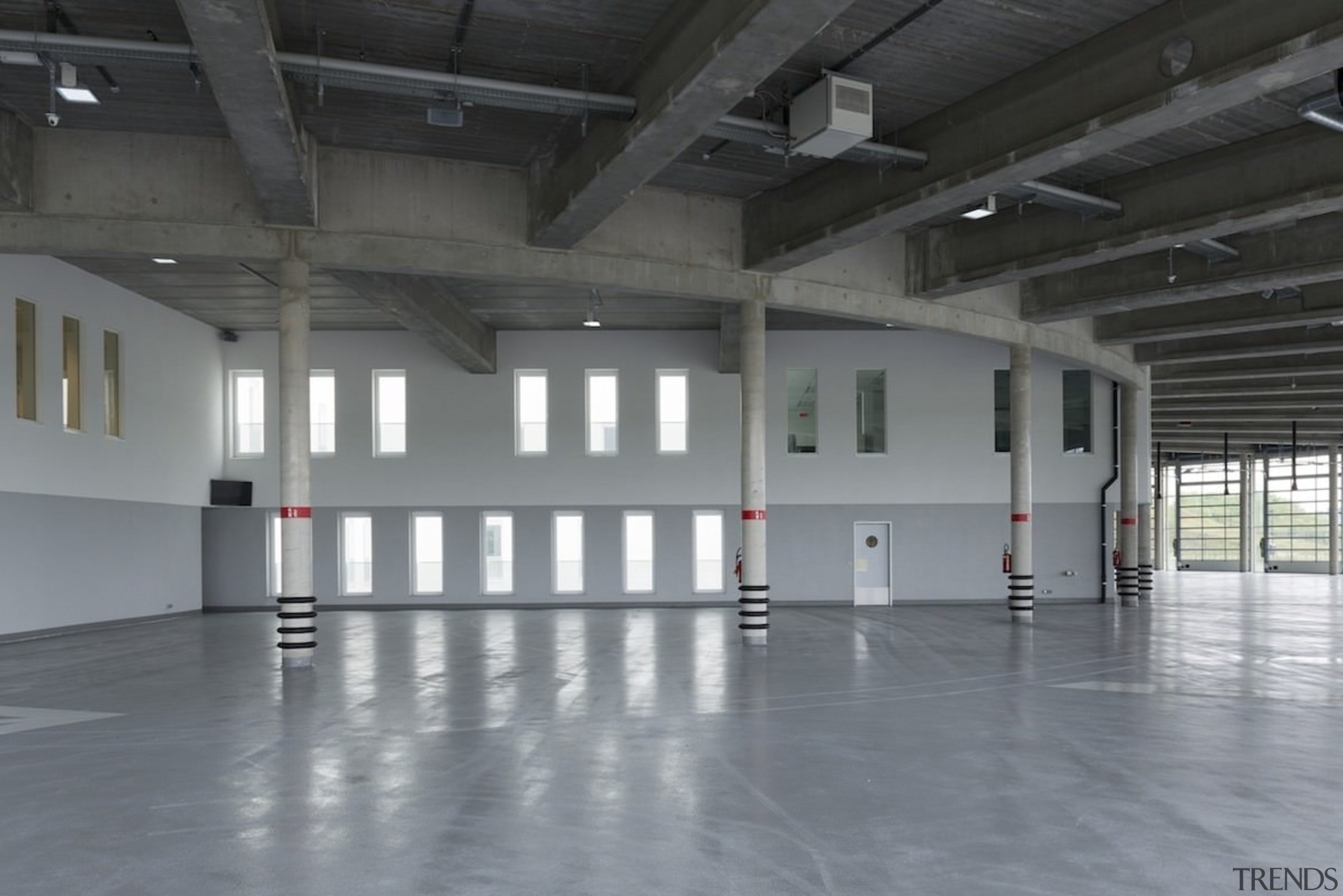 569 firestation - 569 firestation - floor | floor, flooring, hall, leisure centre, structure, warehouse, gray, black