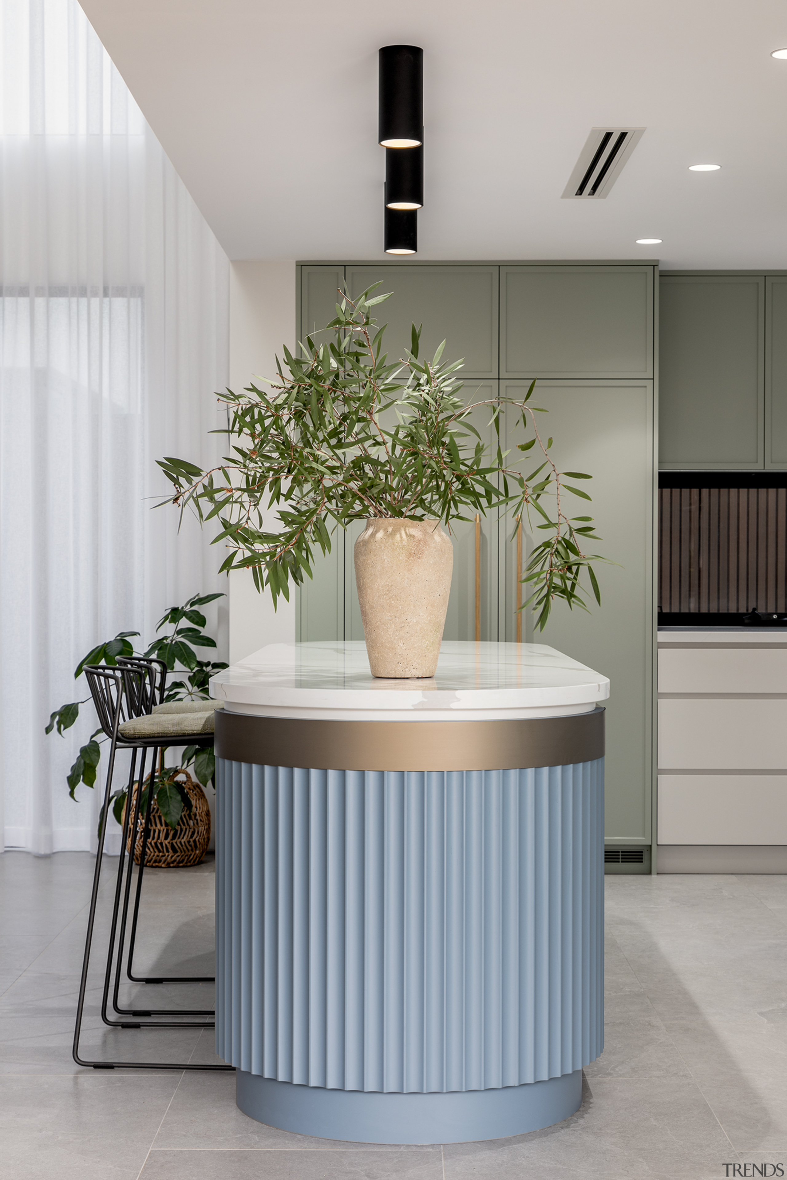 Island detail. - Bespoke and family friendly - 