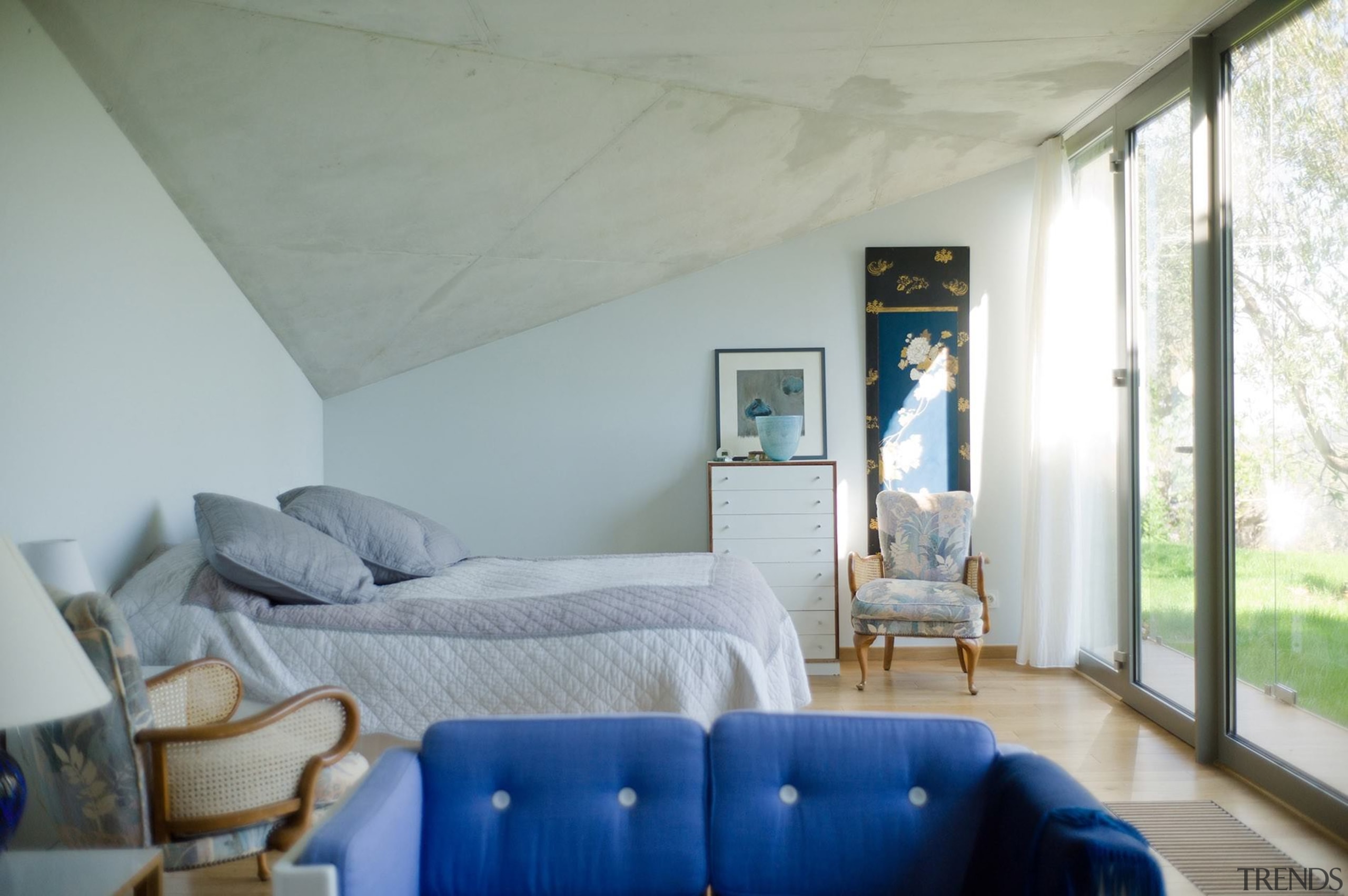 Architect: ELLENA MEHL ELLENAMEHL LNAMEL architectes architecture, bed, bedroom, ceiling, daylighting, estate, home, house, interior design, living room, property, real estate, room, wall, window, gray