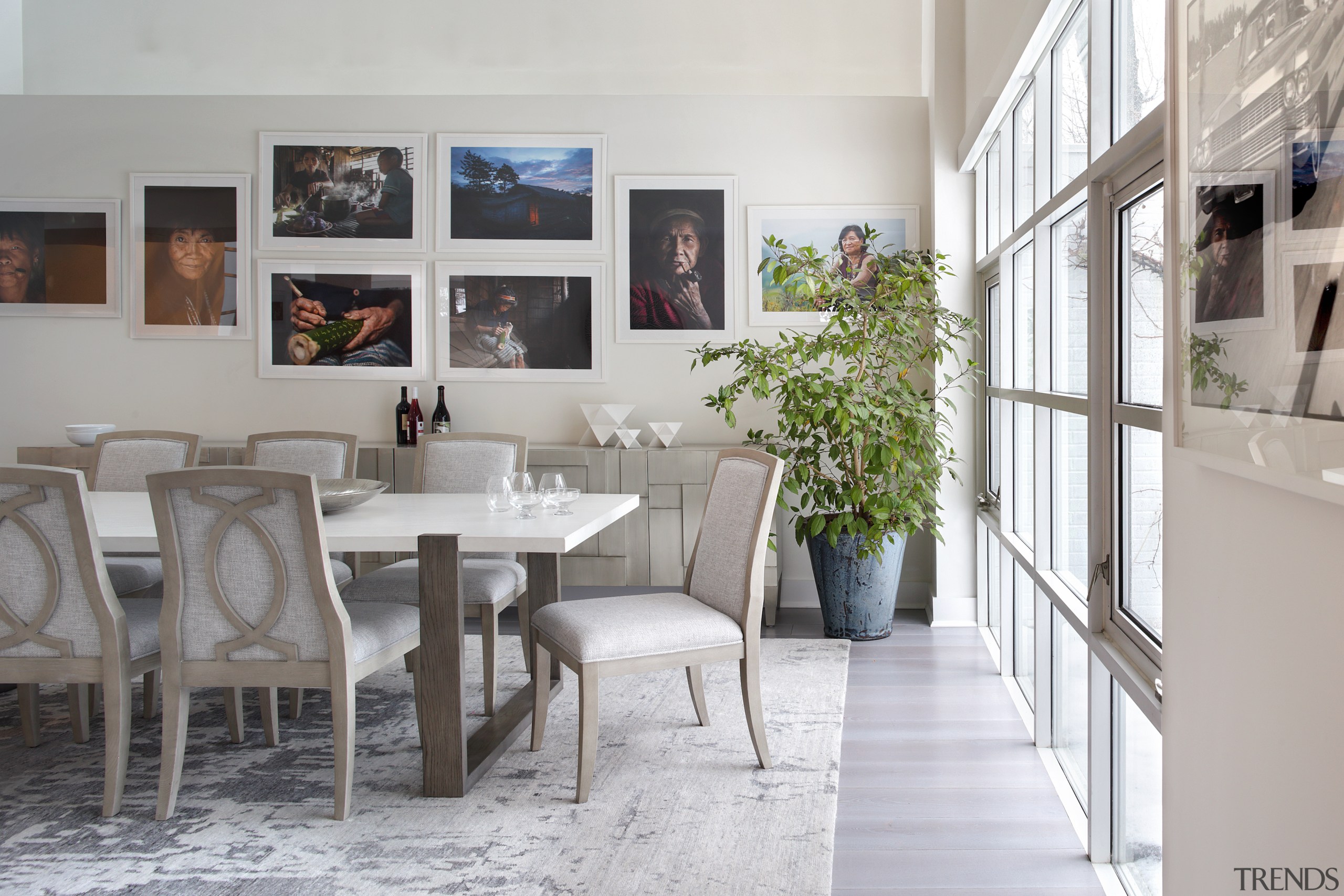 The pale-toned dining area is injected with pops 