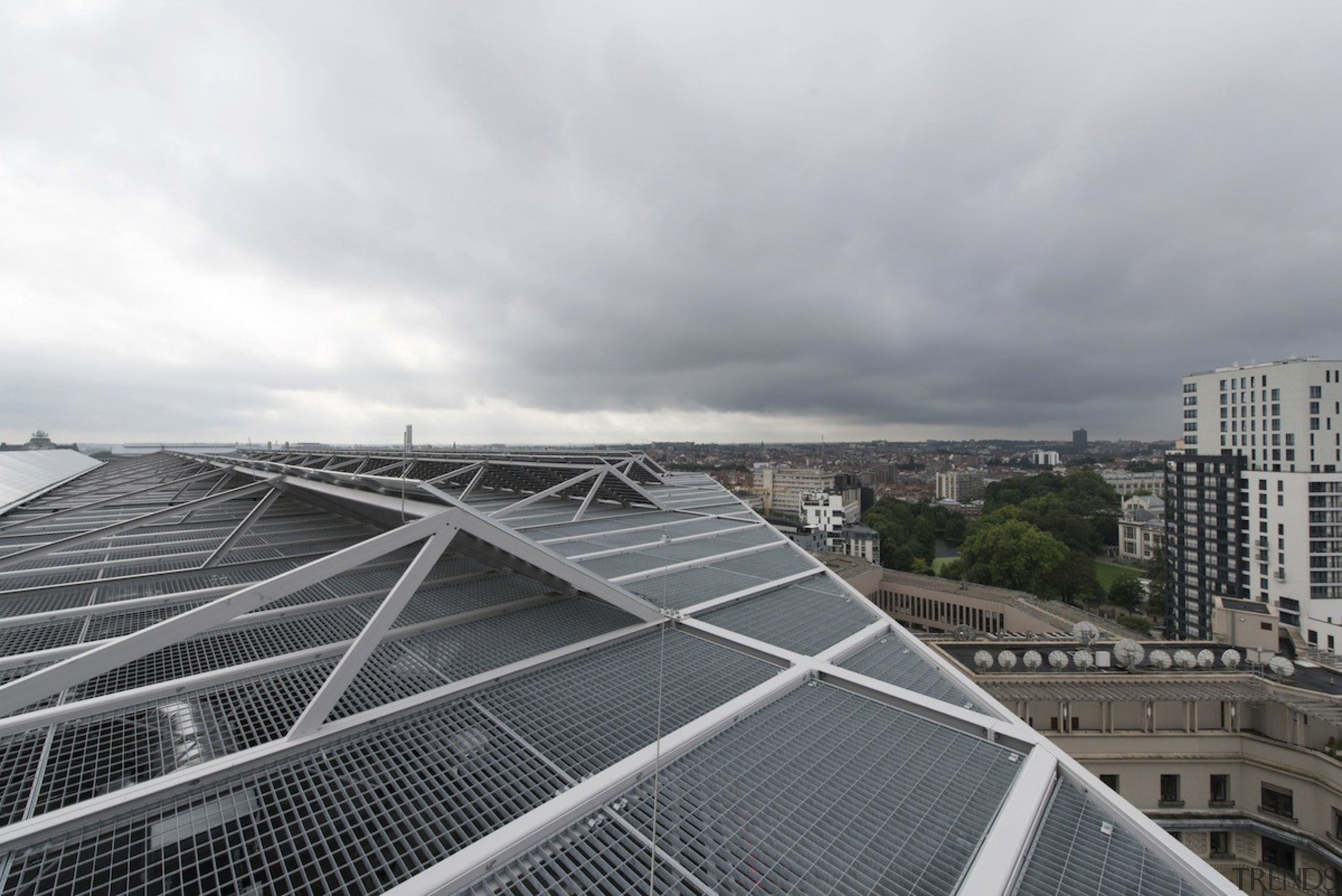 This new headquarters for the European Union Council architecture, building, city, cloud, condominium, corporate headquarters, daylighting, daytime, facade, metropolis, metropolitan area, residential area, roof, sky, skyscraper, structure, tower block, urban area, white, gray