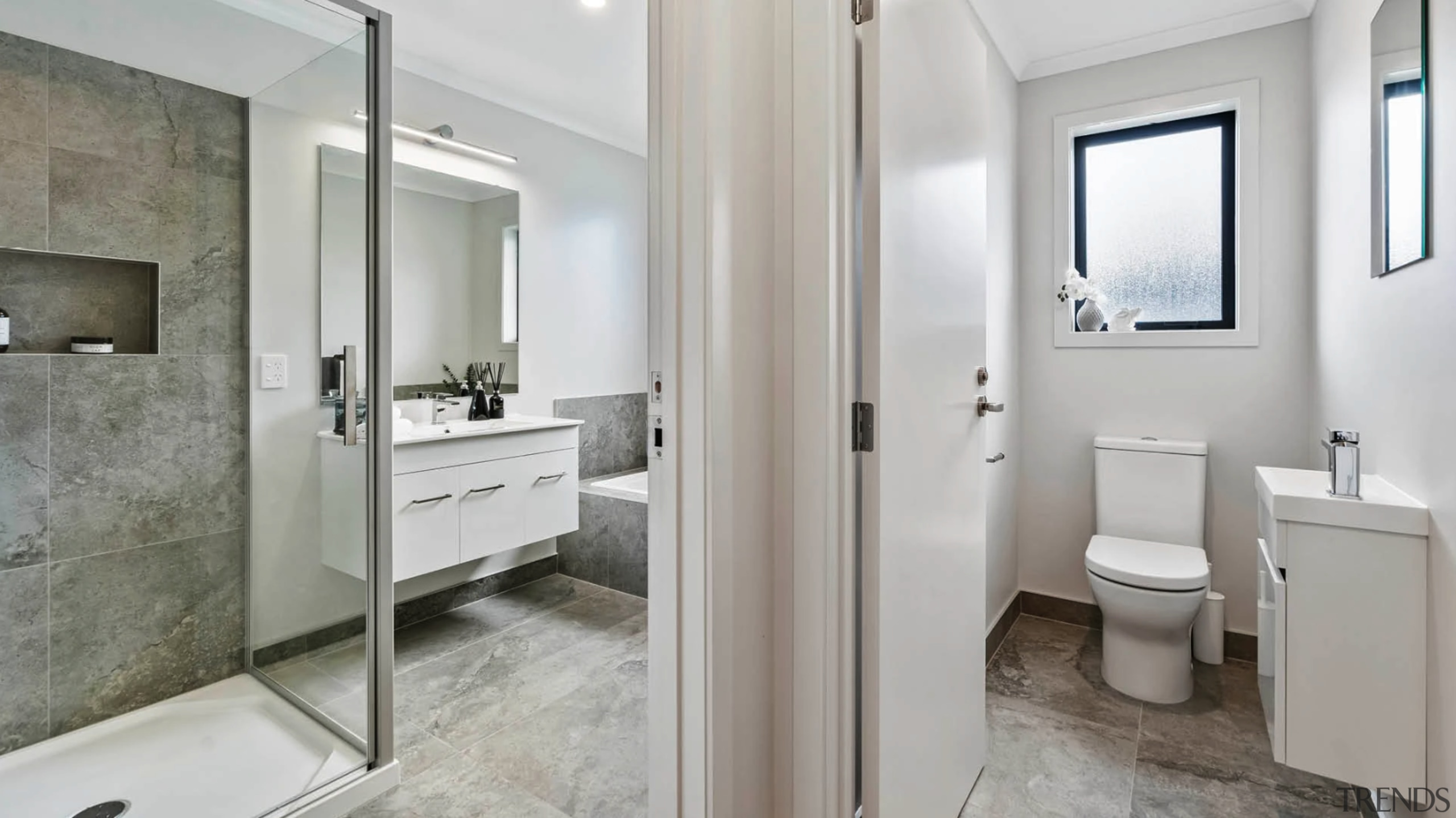 Main bathroom with powder room alongside. - Big 