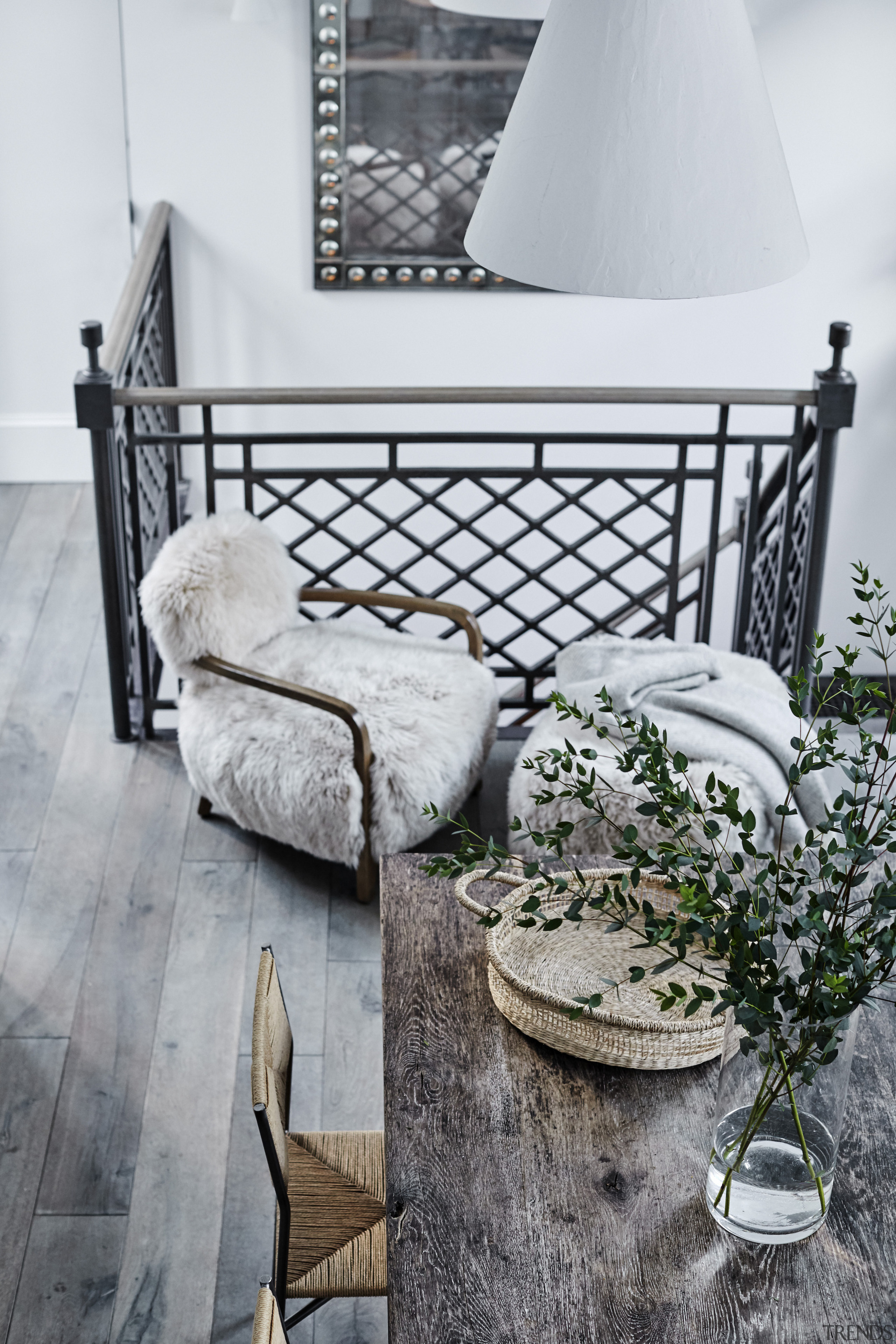 Rustic and white – this is the Mews 