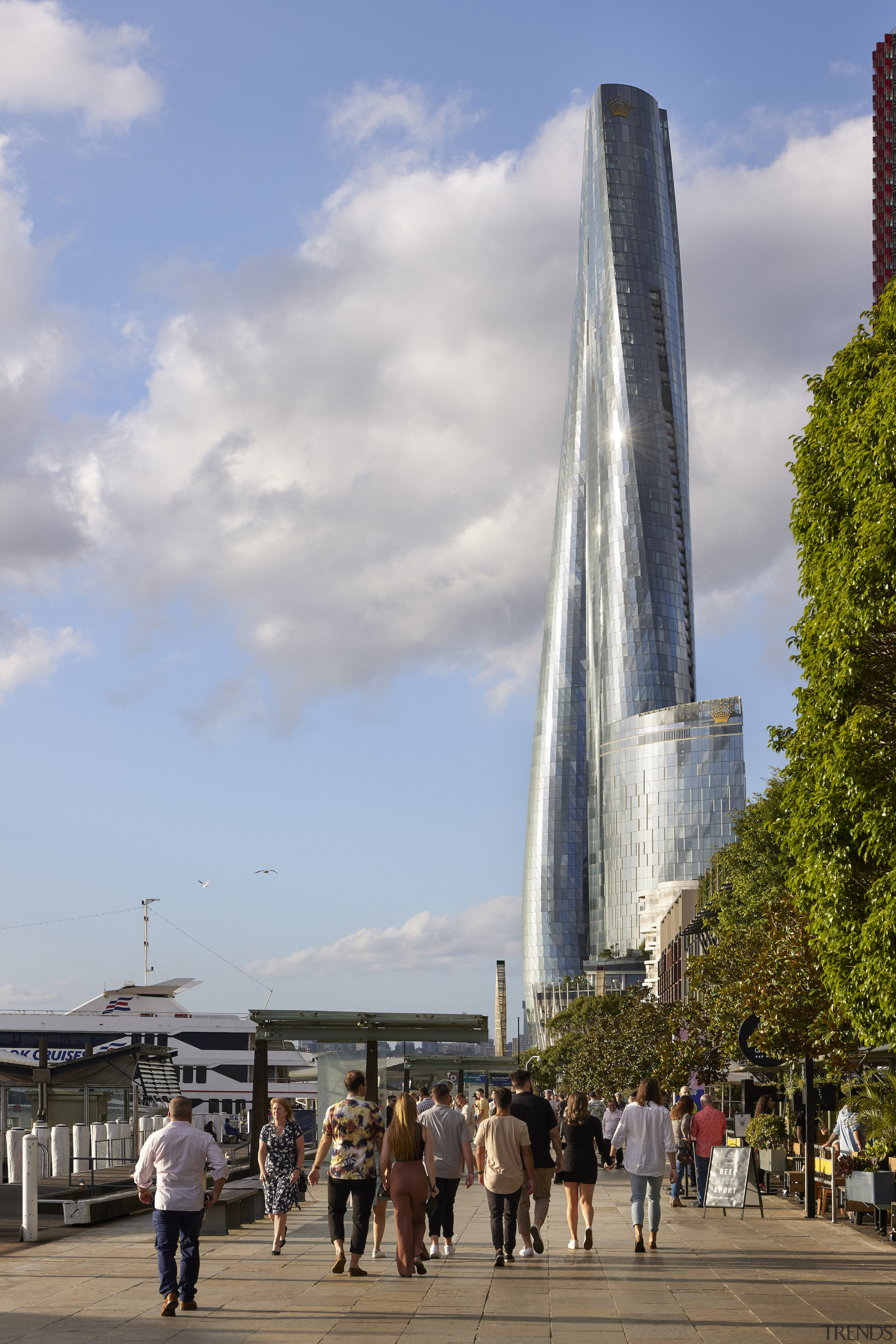 the main tower glazing consists of floor-to-floor rectangular 