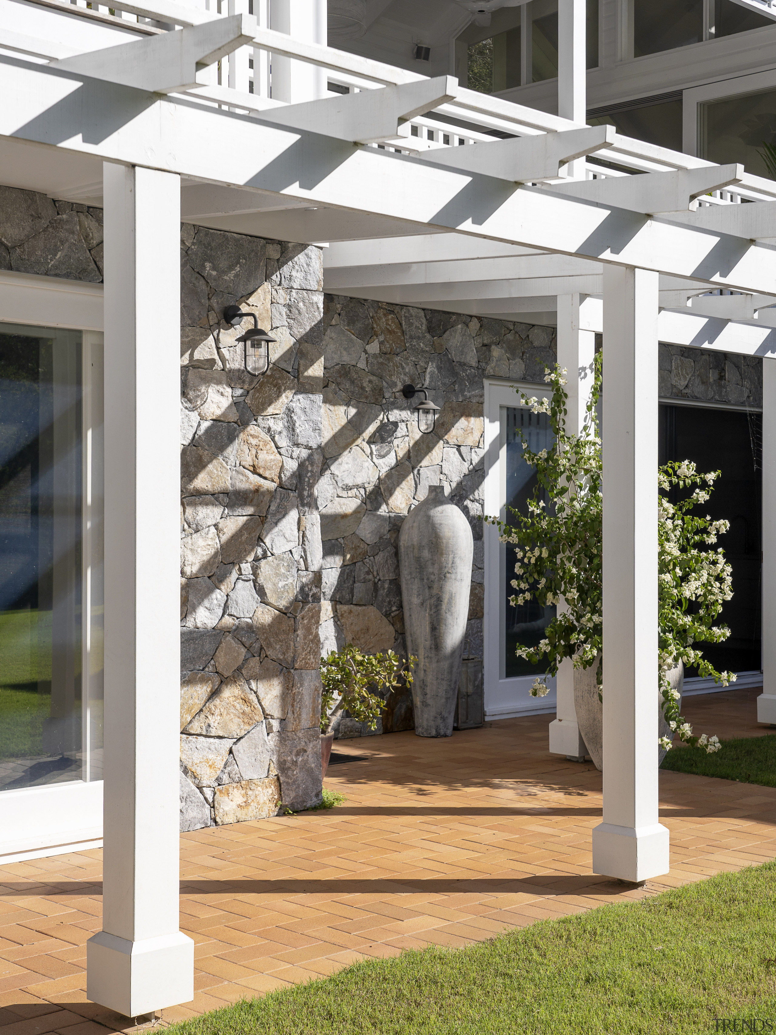 Stone accent walls on the extension. - Extension 