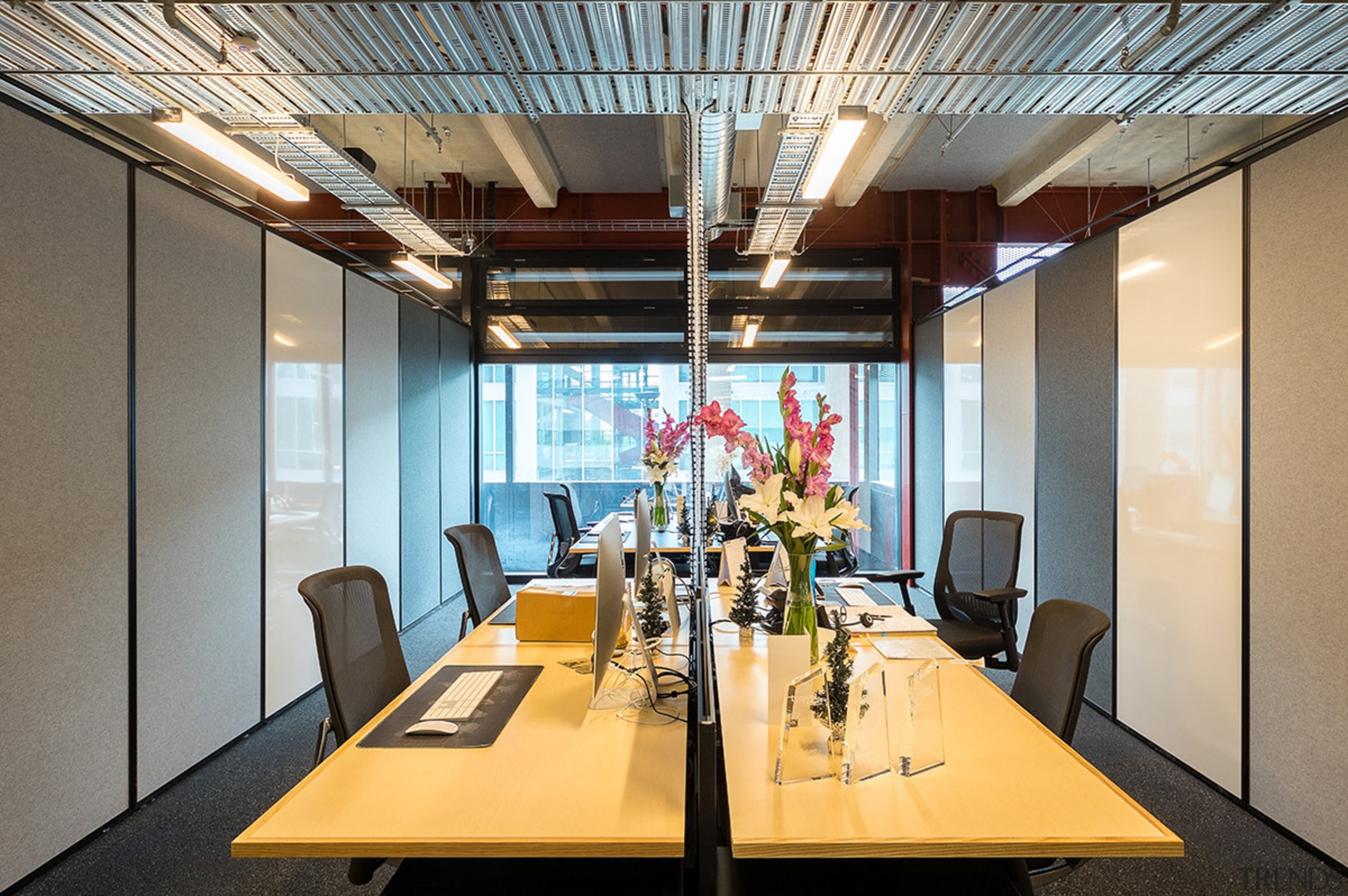 Versatile meeting spaces at The B:HIVE – part ceiling, conference hall, dining room, interior design, office, table, gray