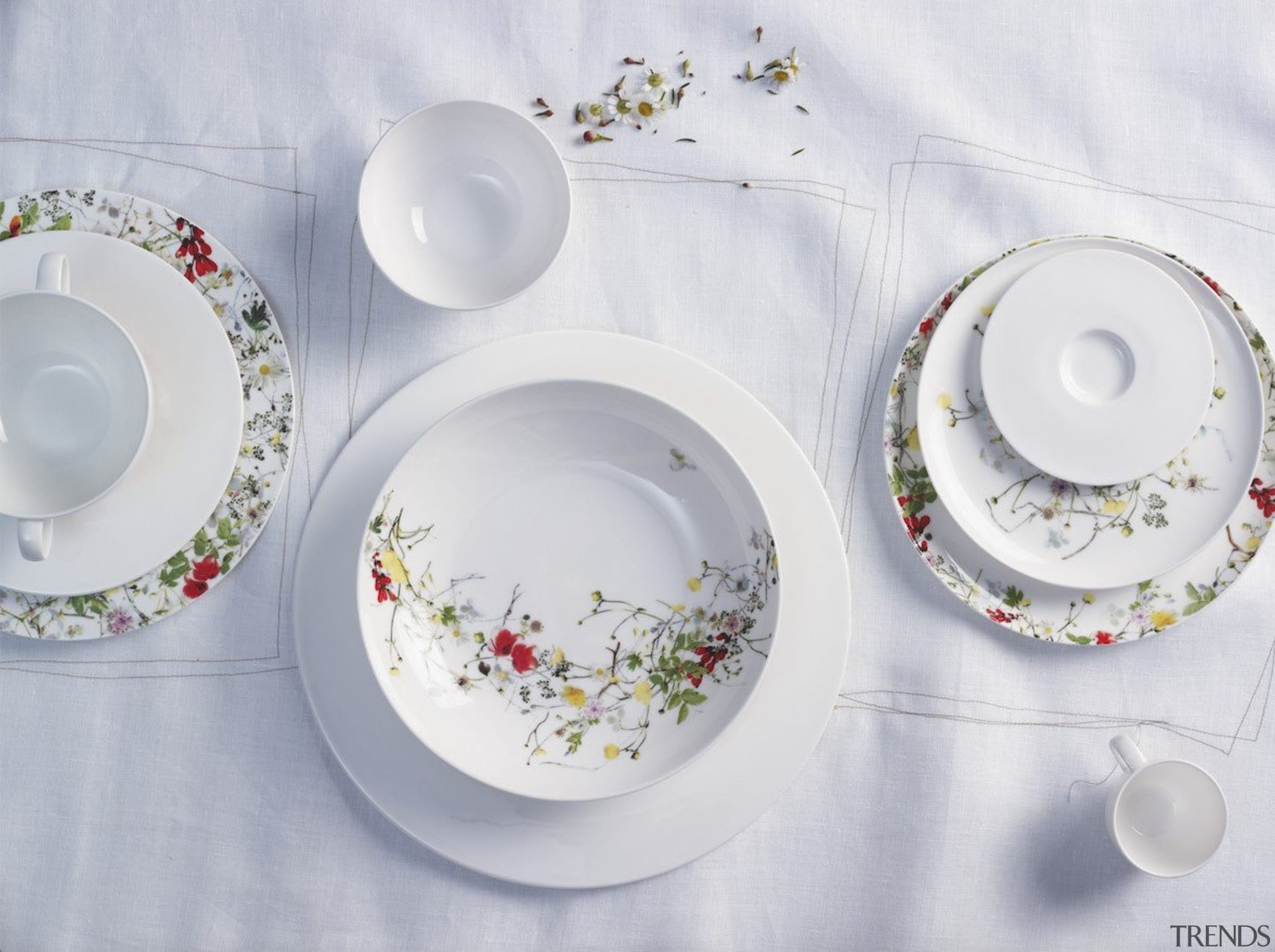 Fine China porcelain - Fleurs - ceramic | ceramic, dinnerware set, dishware, material, plate, platter, porcelain, saucer, serveware, tableware, gray