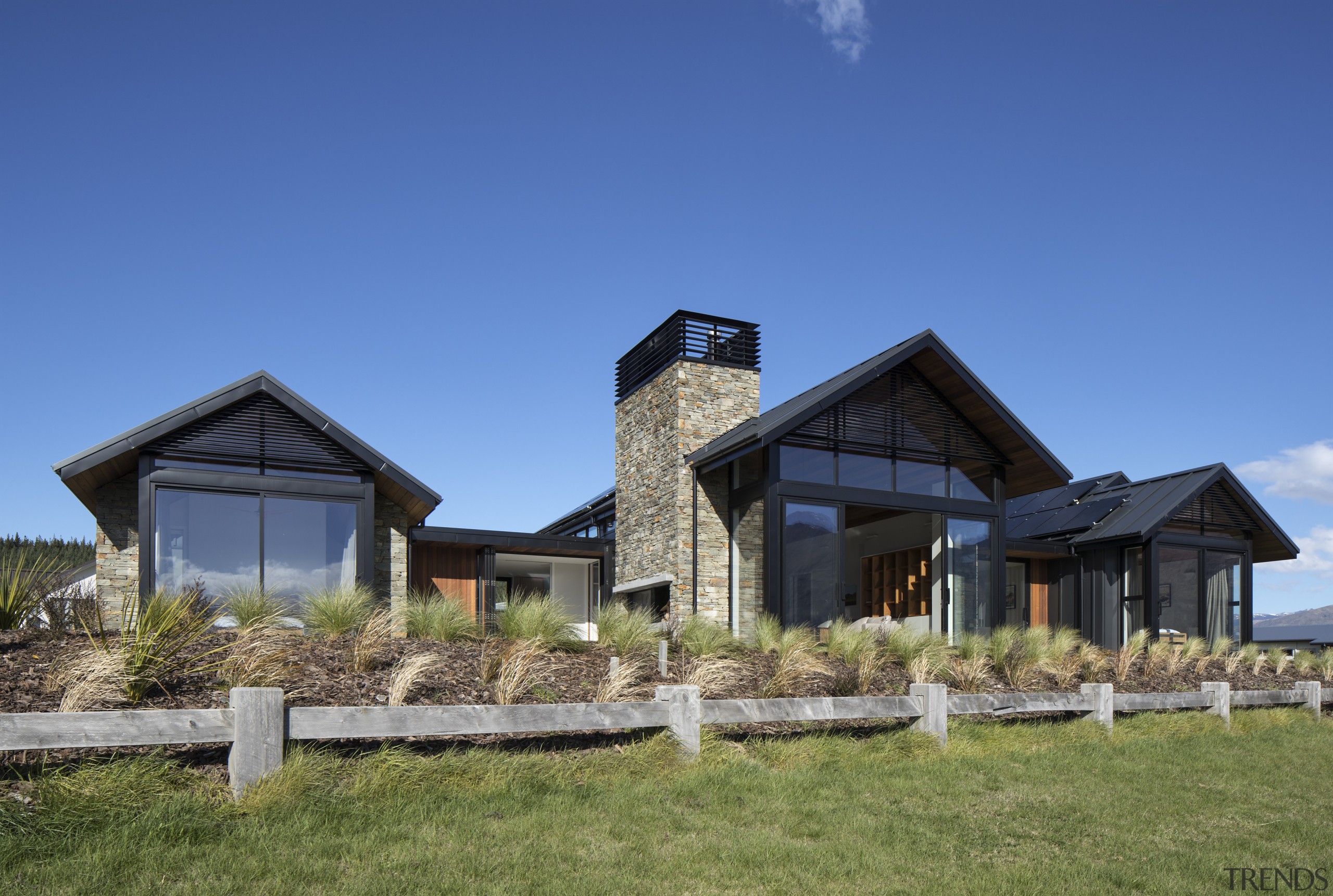 Threepavilion home connects with m... Gallery 11 Trends