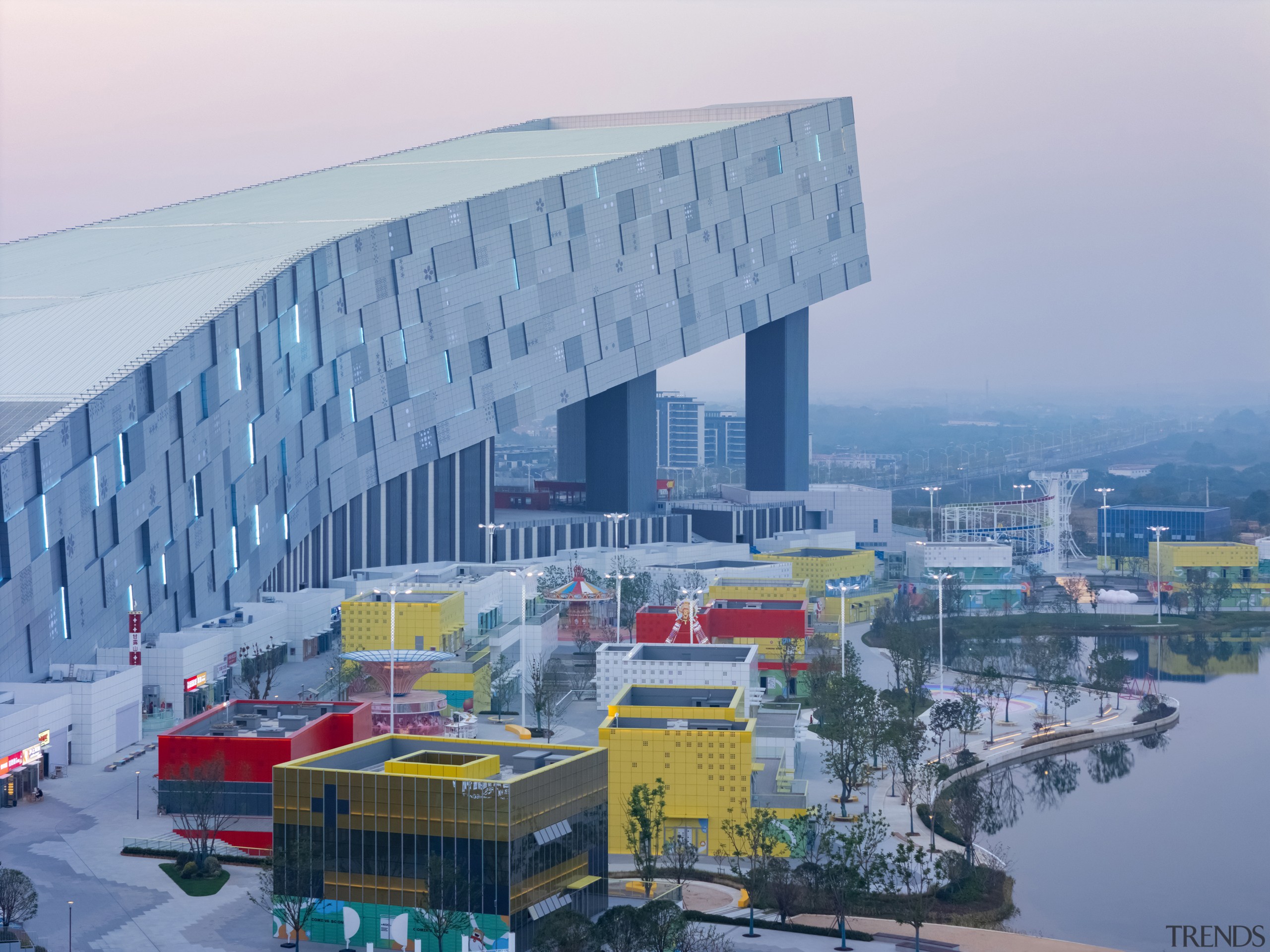 Located in the Huangpi district, Wuhan Ski Resort 