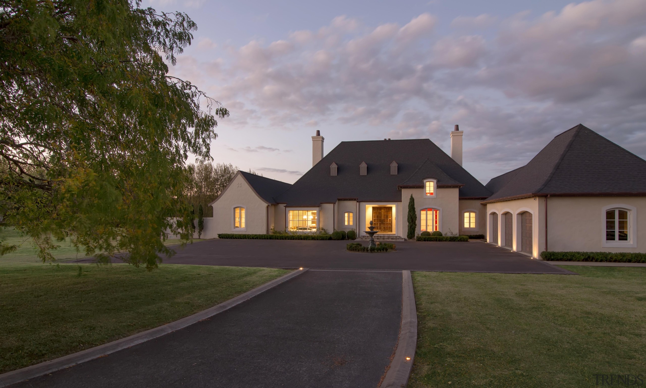 Img 4522 - cottage | estate | facade cottage, estate, facade, farmhouse, home, house, landscape, mansion, property, real estate, residential area, roof, sky, suburb, brown, gray