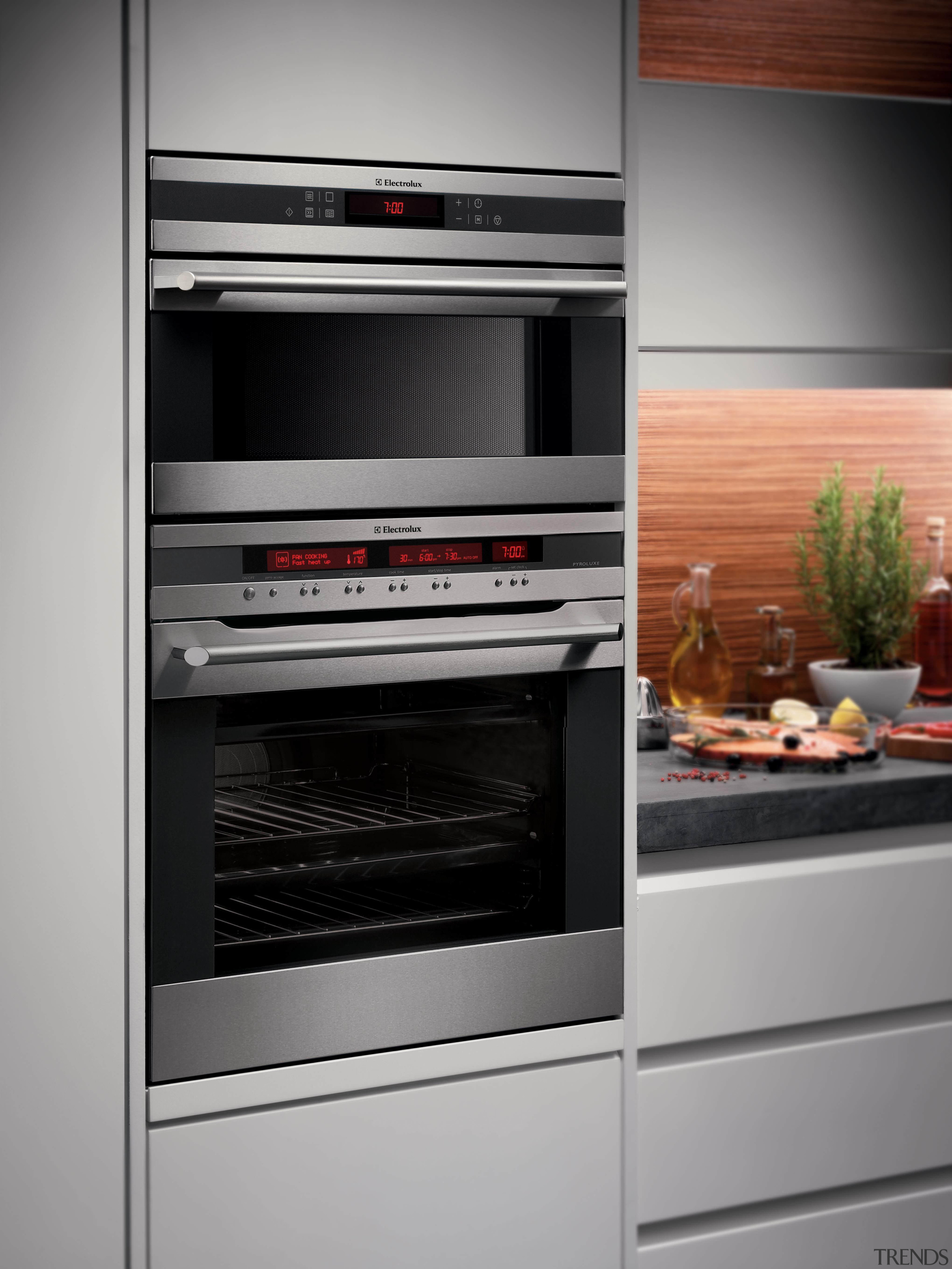 View of the Electrolux E:line Pyrolux Oven and gas stove, home appliance, kitchen, kitchen appliance, kitchen stove, major appliance, oven, gray