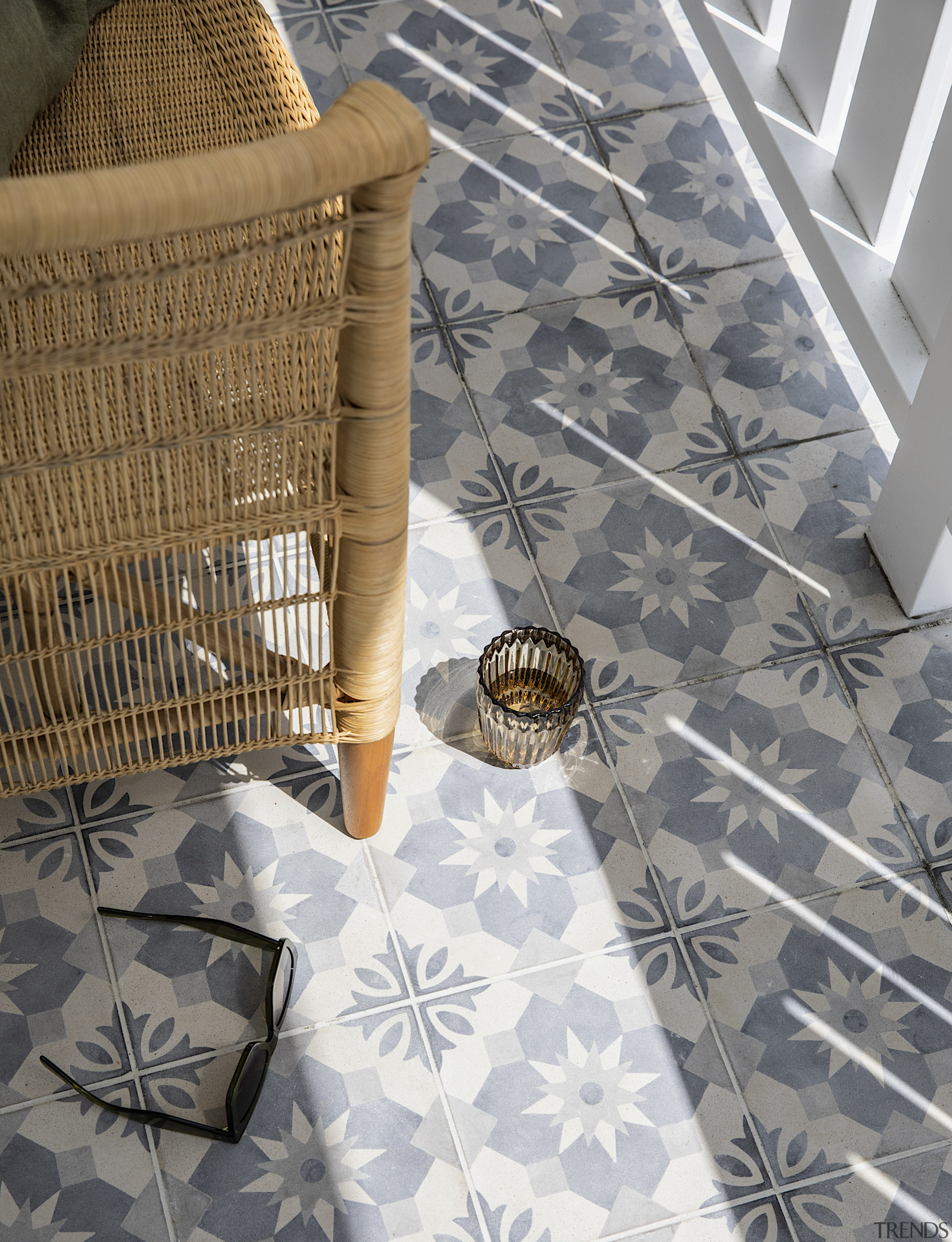 Tiled floor on the upstairs front balcony. - 