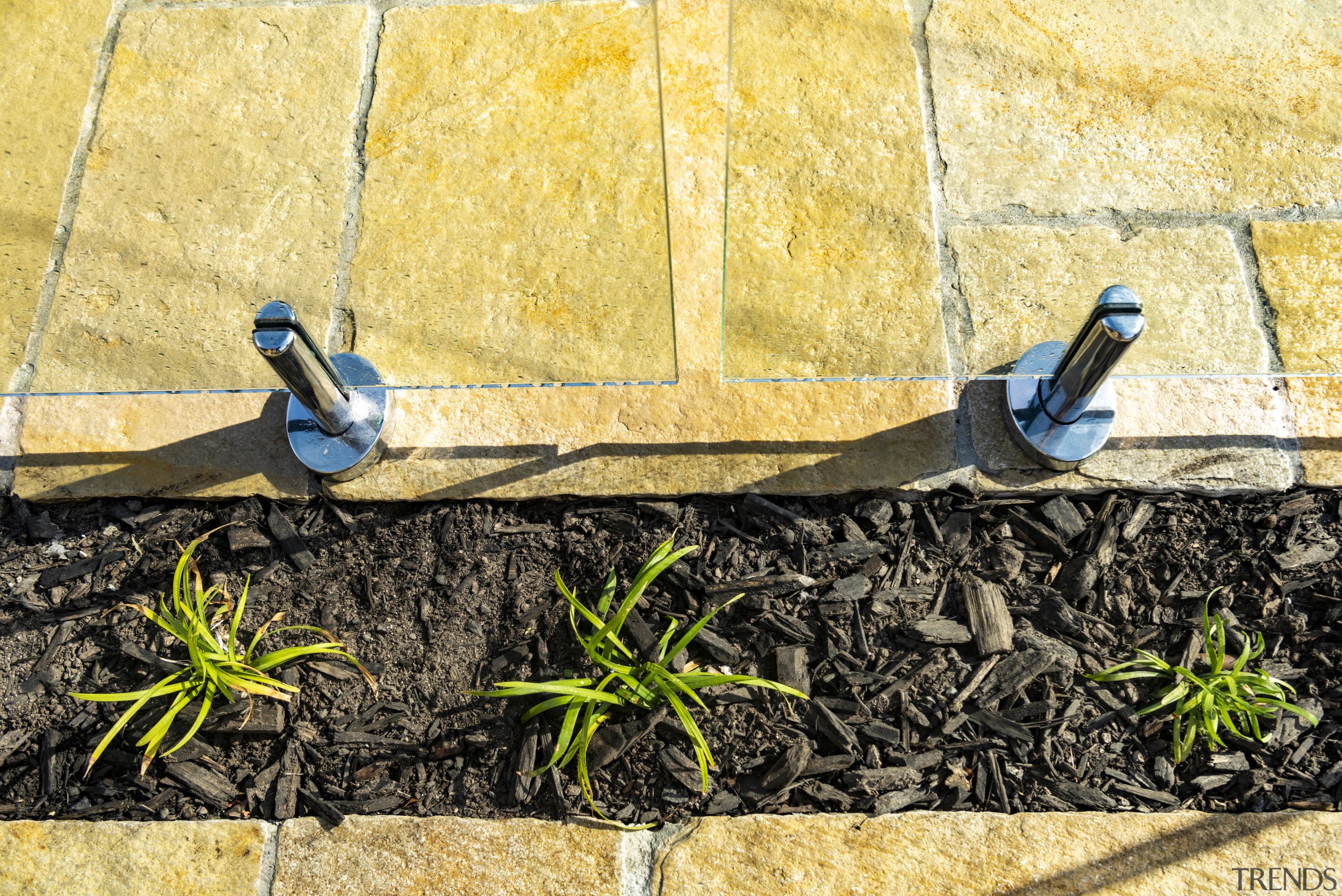 Paving and border detail close up. - Ancient 