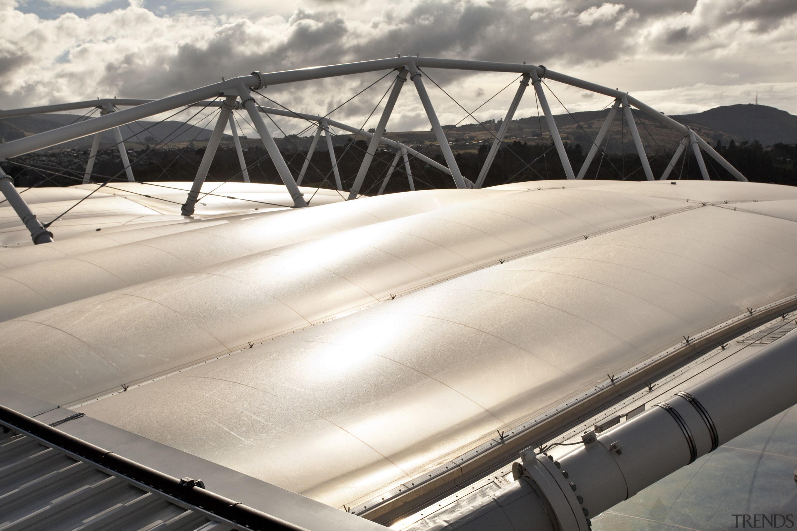 This roof and cladding for the the Forsyth automotive exterior, daylighting, sky, structure, white