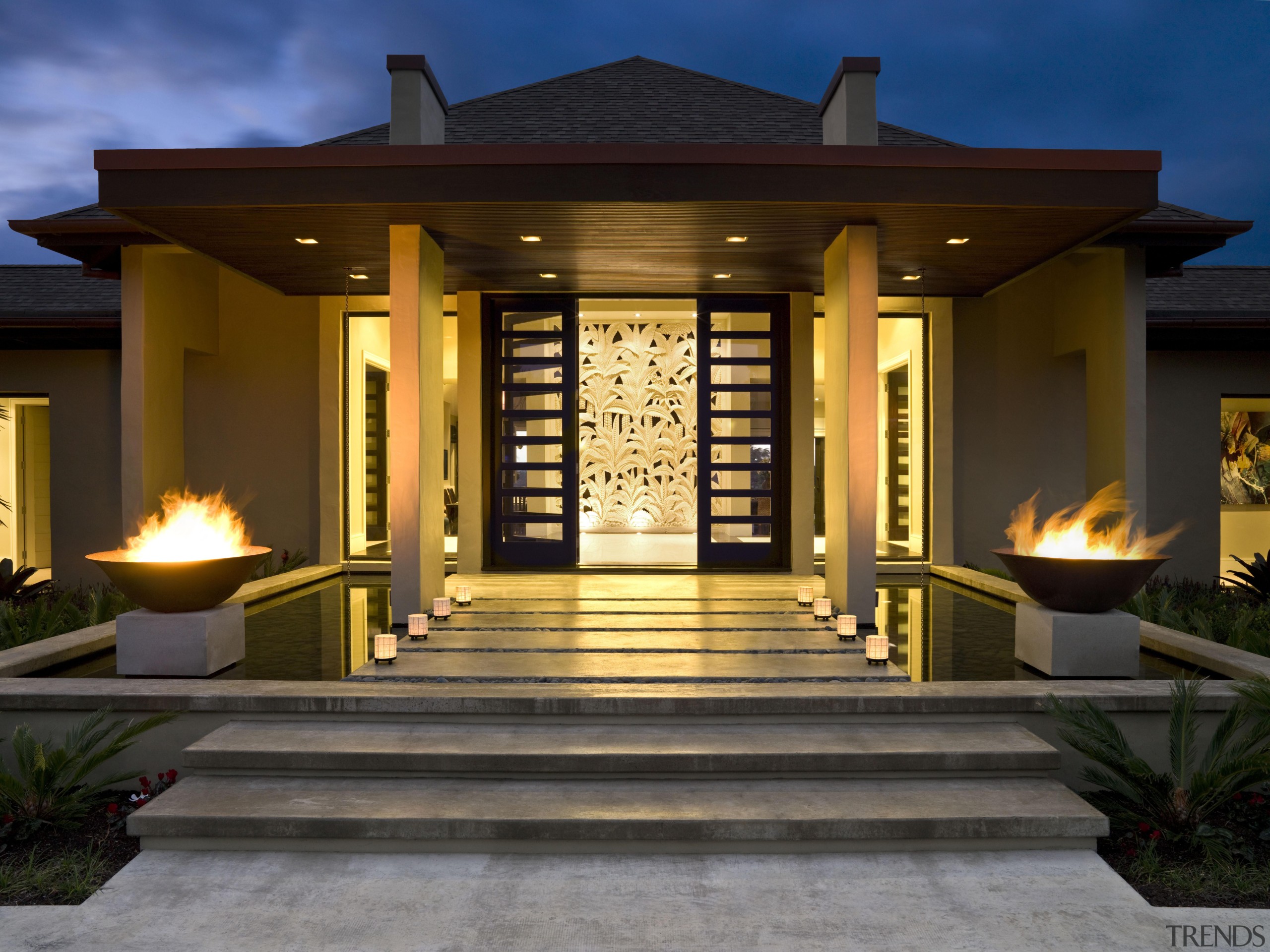 Bale 2 - estate | facade | home estate, facade, home, landscape lighting, lighting, outdoor structure, real estate, black, brown