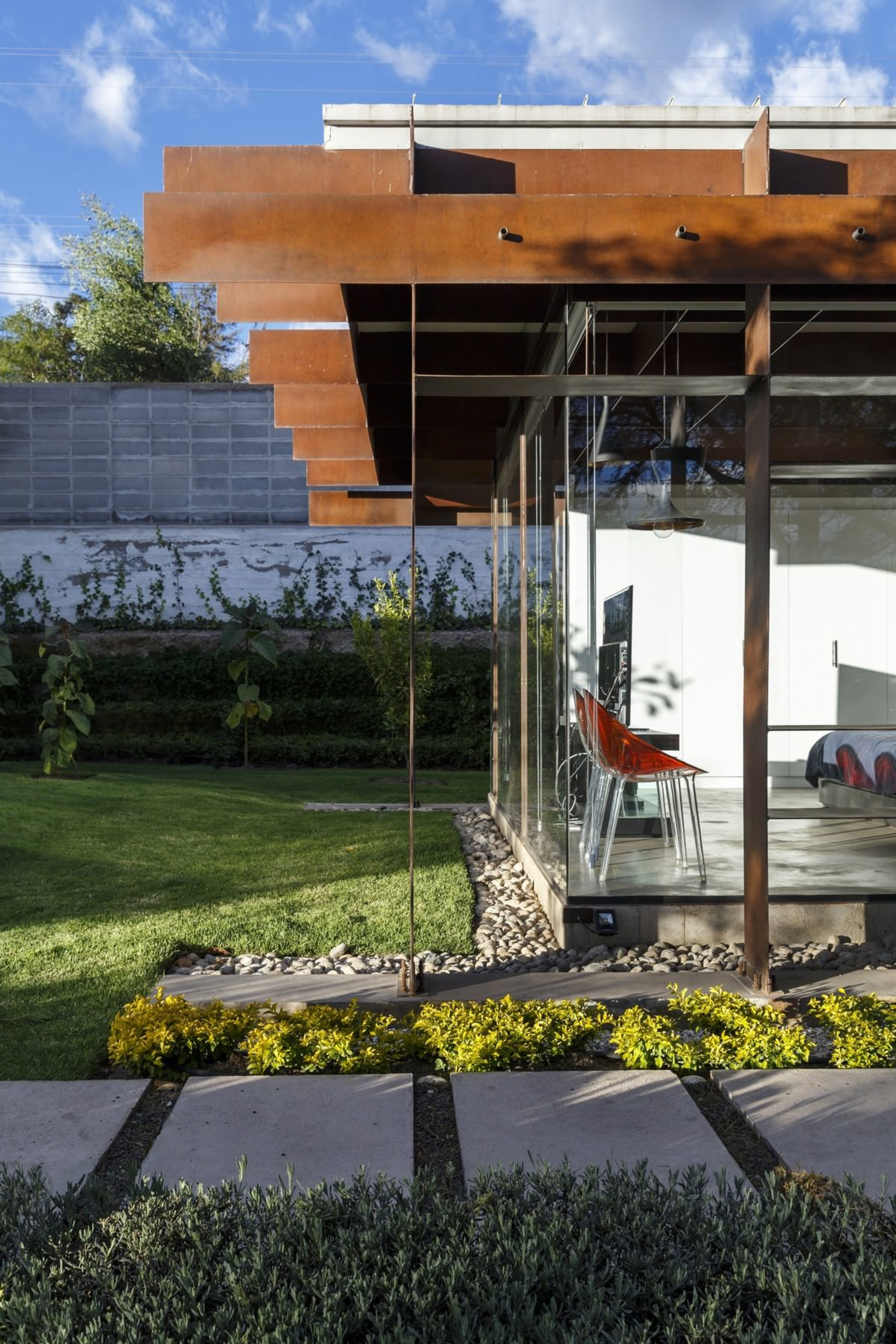 Floor to ceiling windows let plenty of light architecture, facade, house, outdoor structure, real estate, roof, black