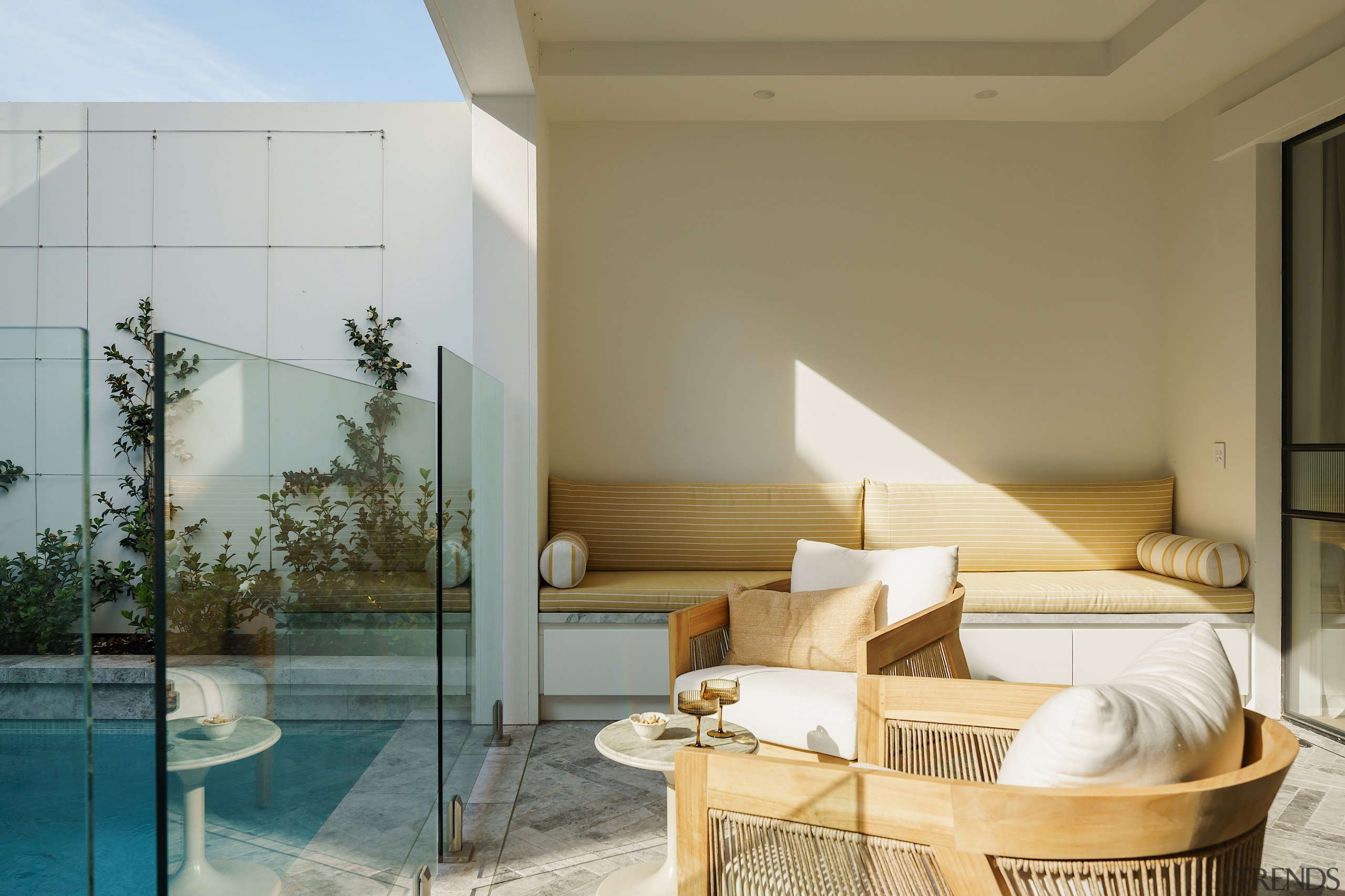 Indoor-outdoor room at rear of the villa with 
