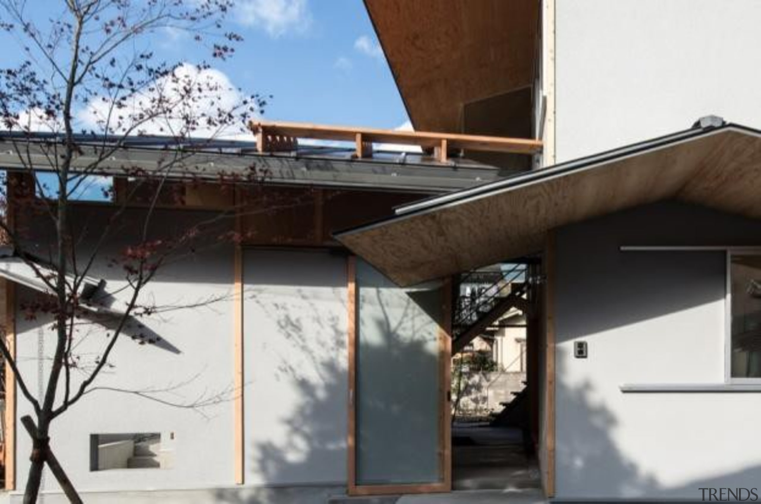 Eaves Around House, Kyoto-city, Japany+M design office Co.Ltd. architecture, building, facade, house, roof, black, white