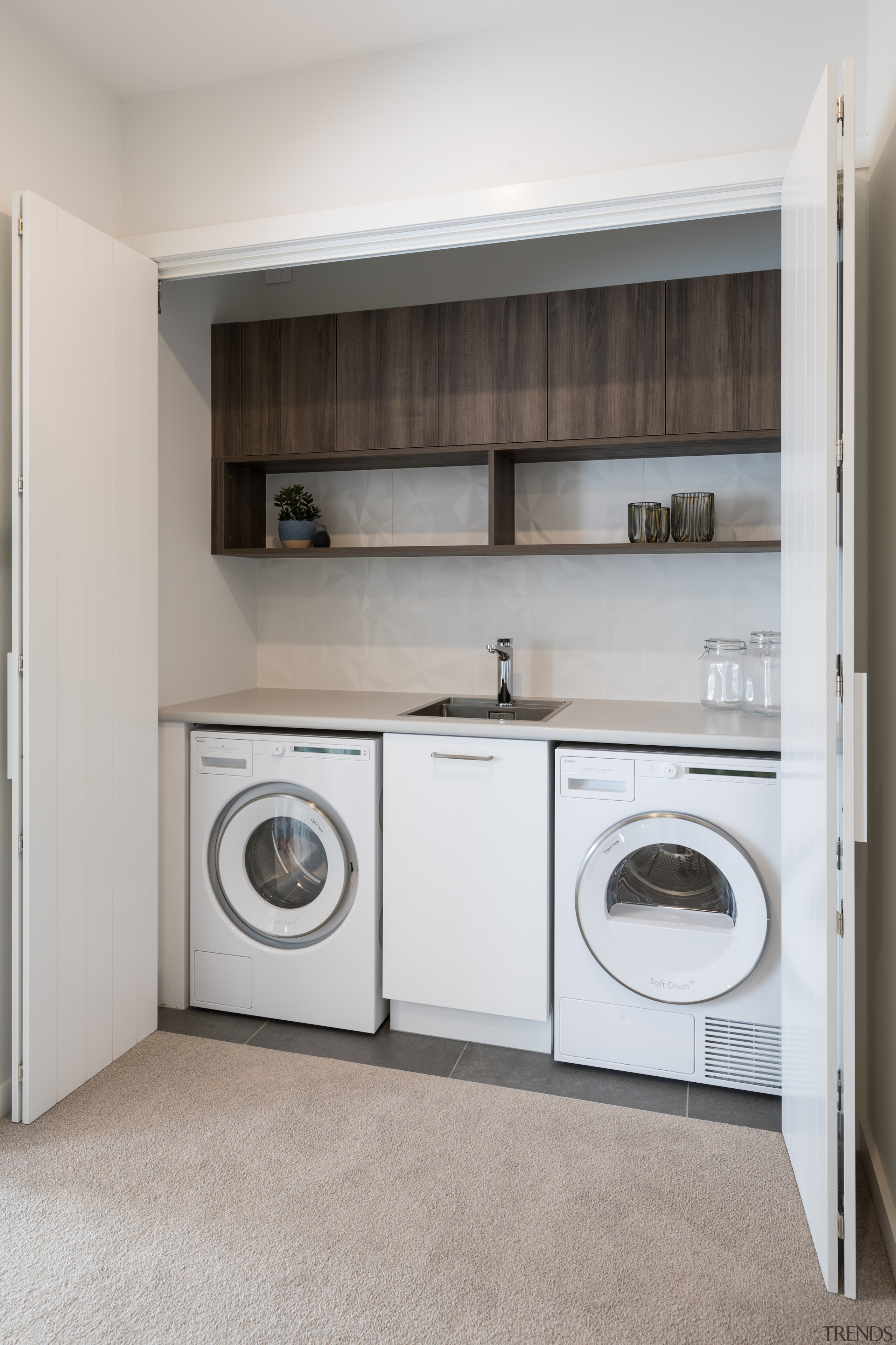 The niftily concealed laundry station. - Come rain, 