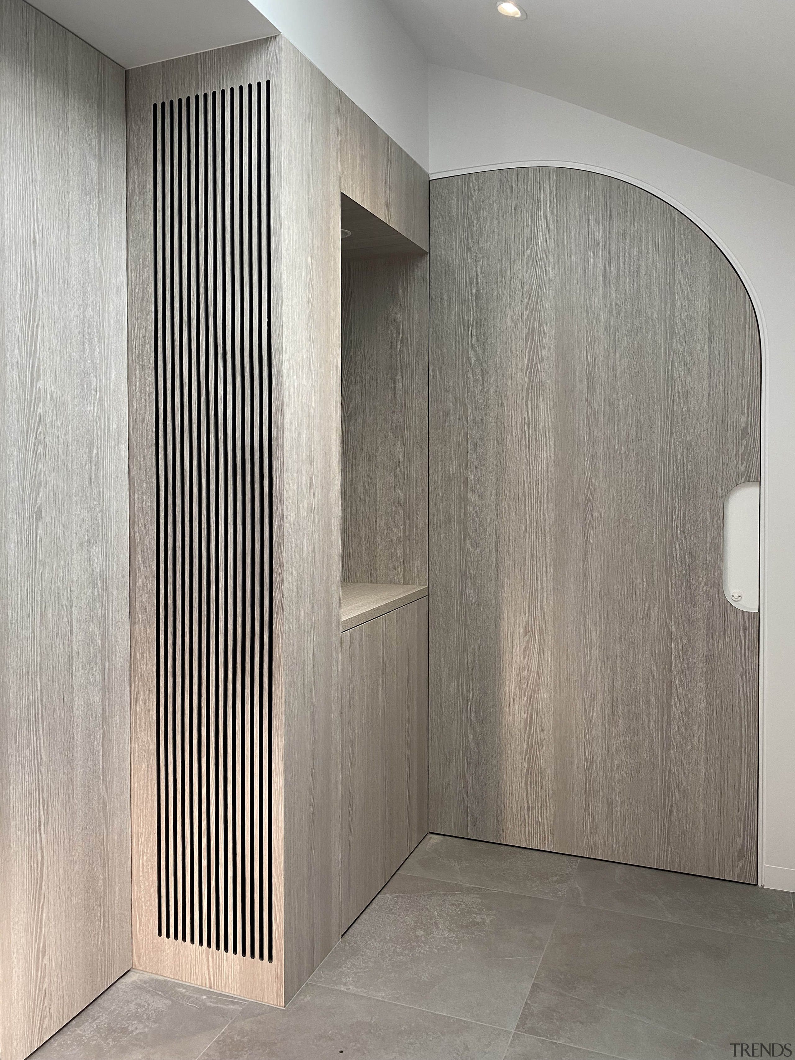 The hallway approaching the master suite. - Curvaceous 