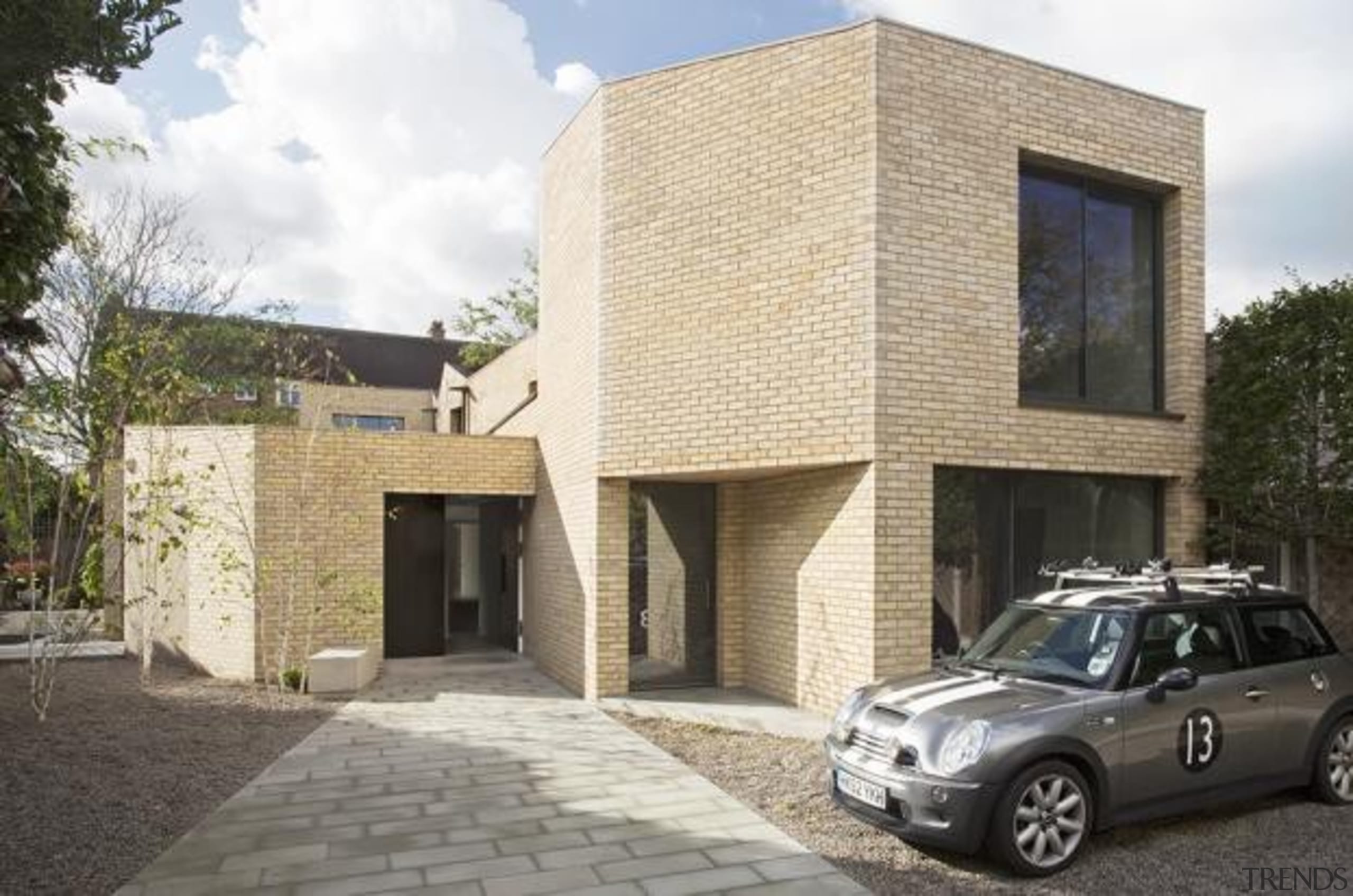 Luker House, London, United KingdomJamie Fobert Architects architecture, building, car, facade, family car, home, house, luxury vehicle, mid size car, minivan, property, real estate, subcompact car, vehicle, white