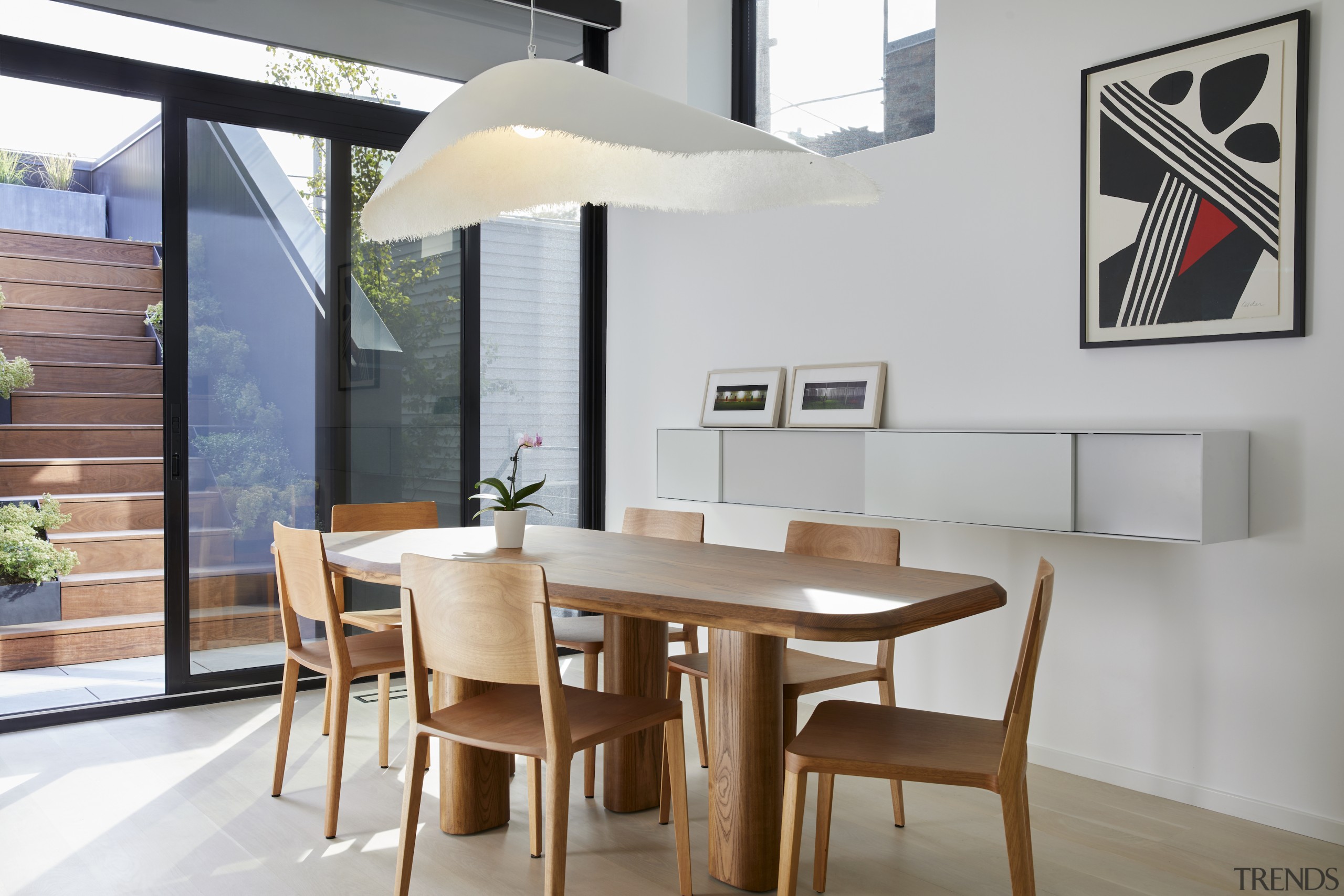 The ground floor dining area – the steps 